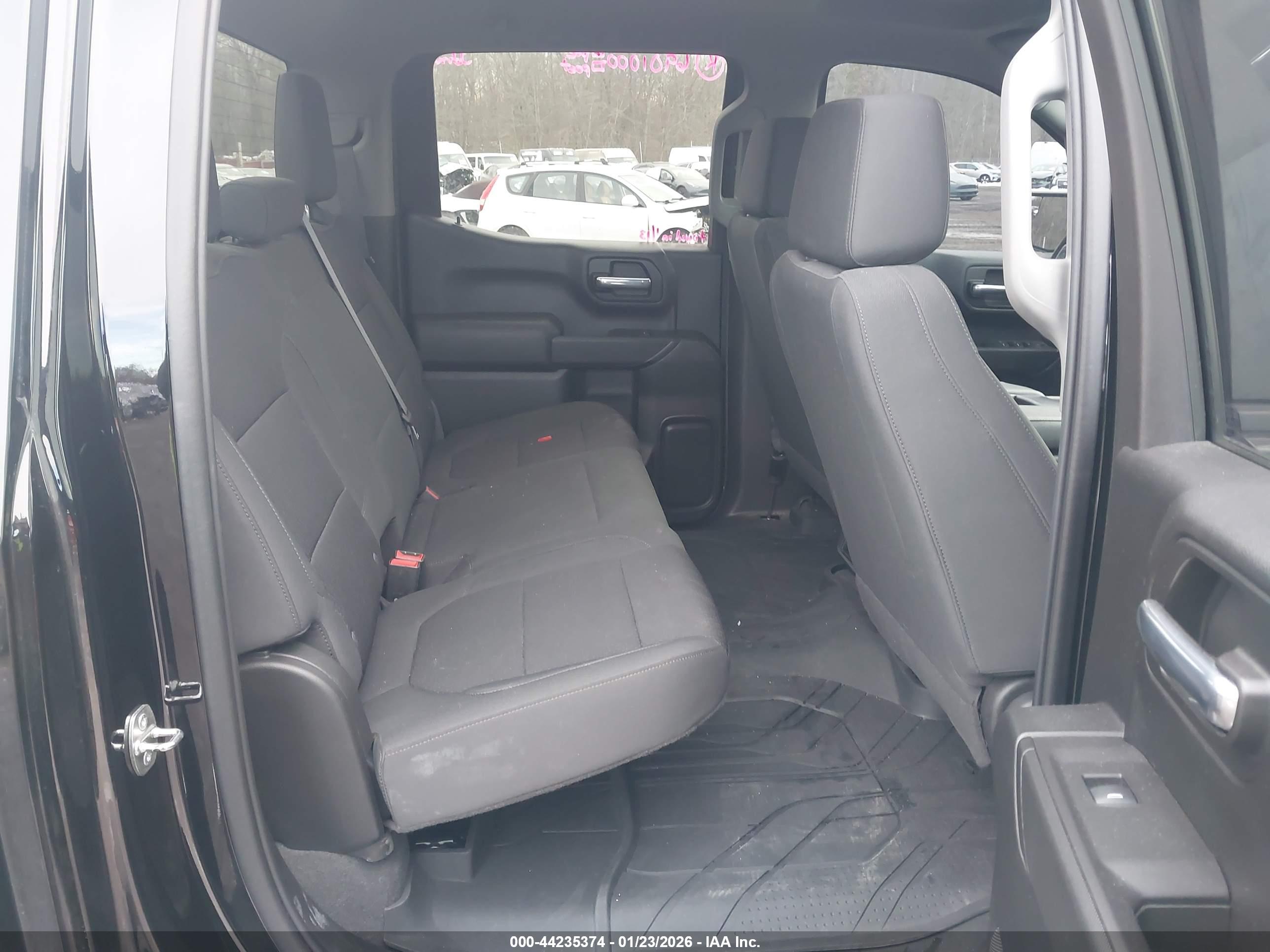 CHEVROLET SILVERADO image 8