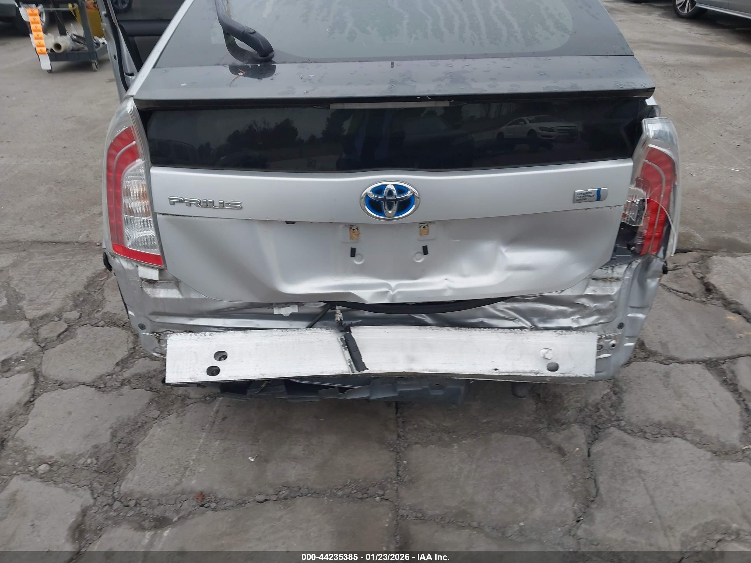 TOYOTA PRIUS image 6