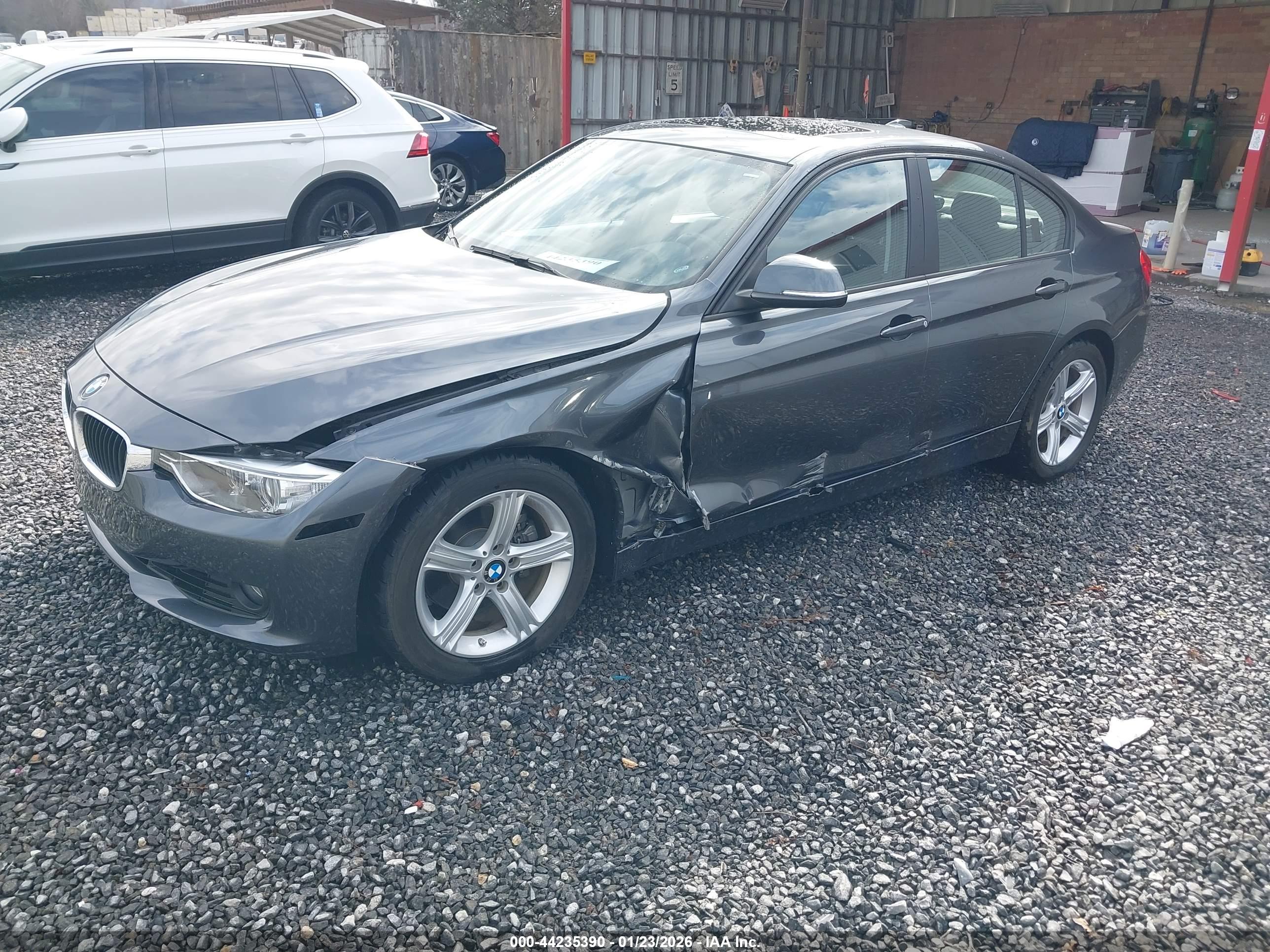 BMW 328I image 2
