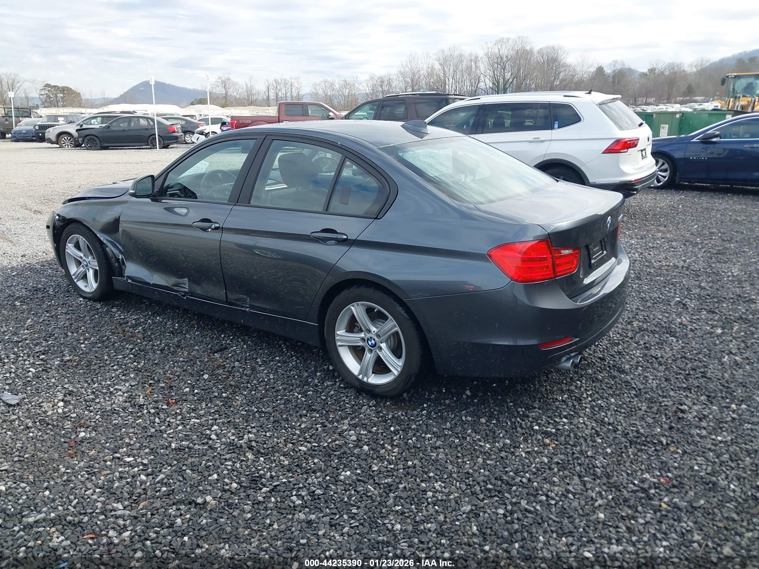 BMW 328I image 3