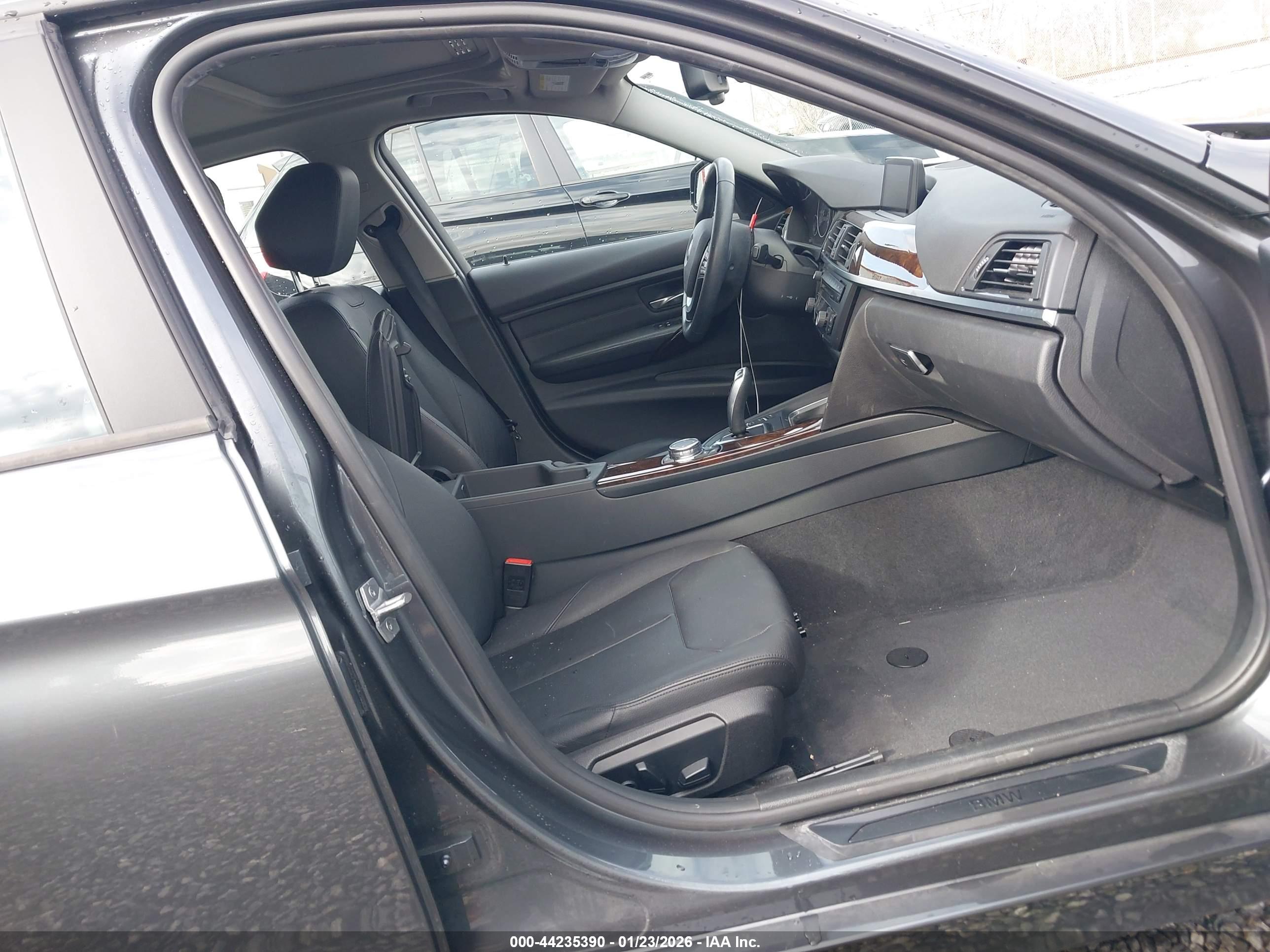 BMW 328I image 5