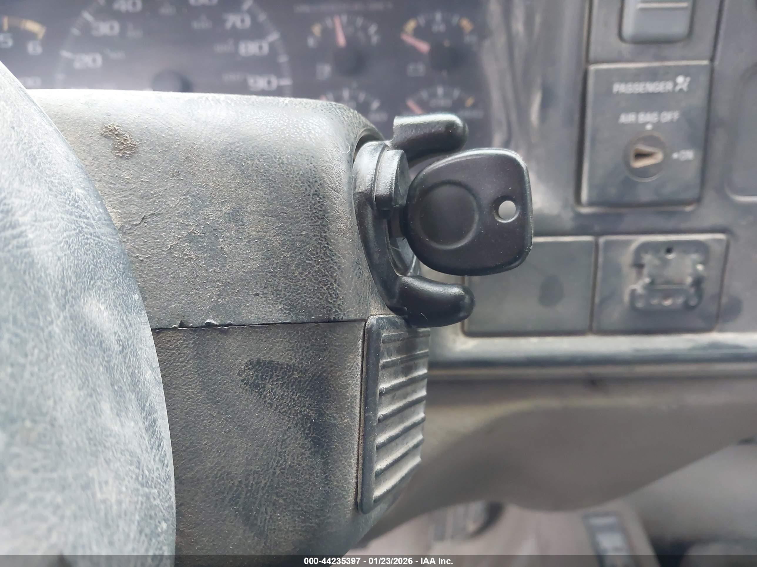 CHEVROLET K1500 image 11