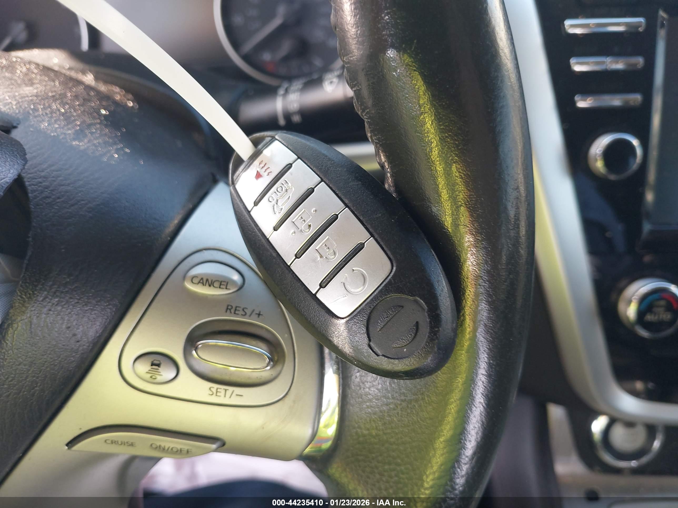 NISSAN MURANO image 11