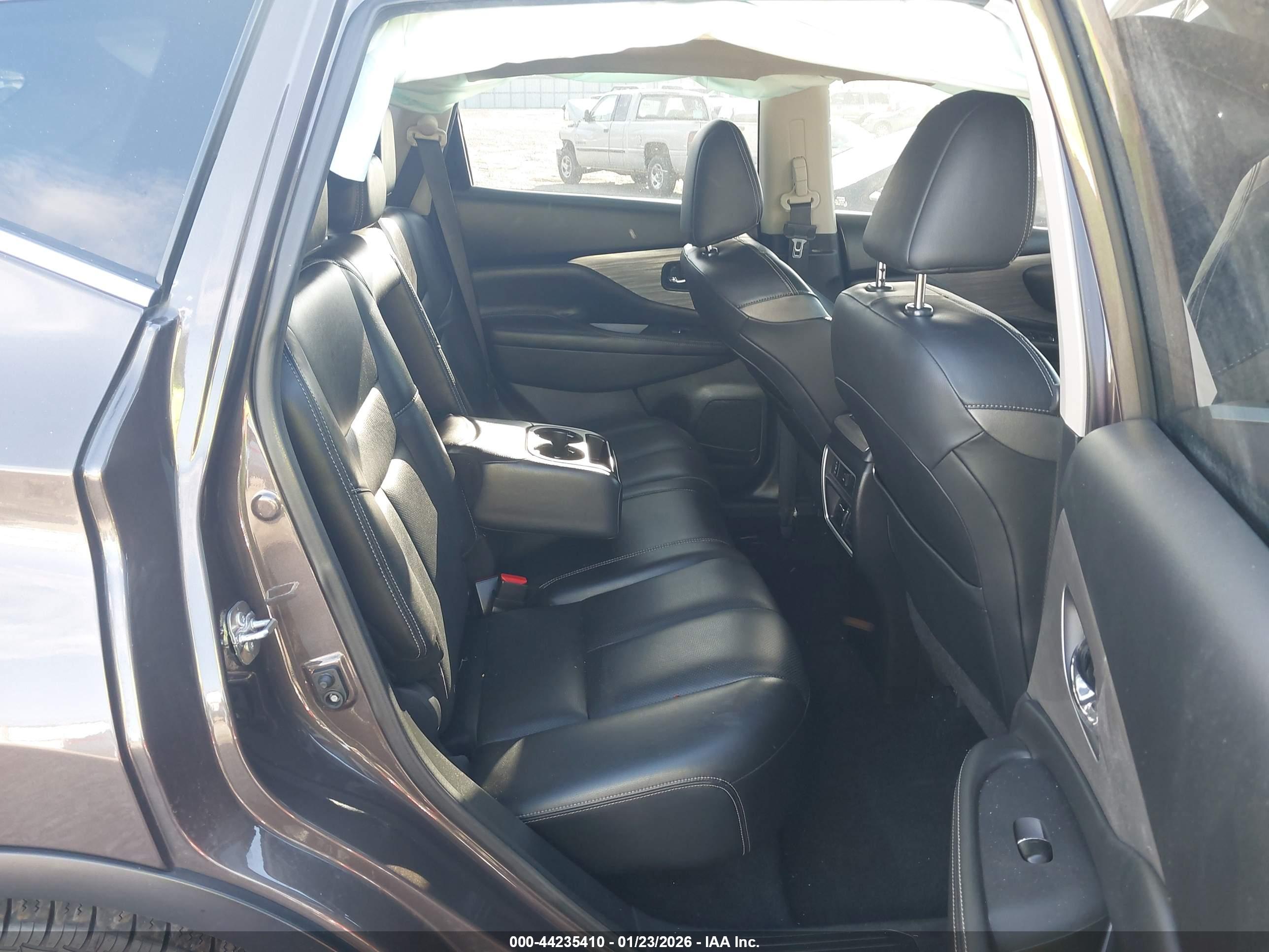 NISSAN MURANO image 8