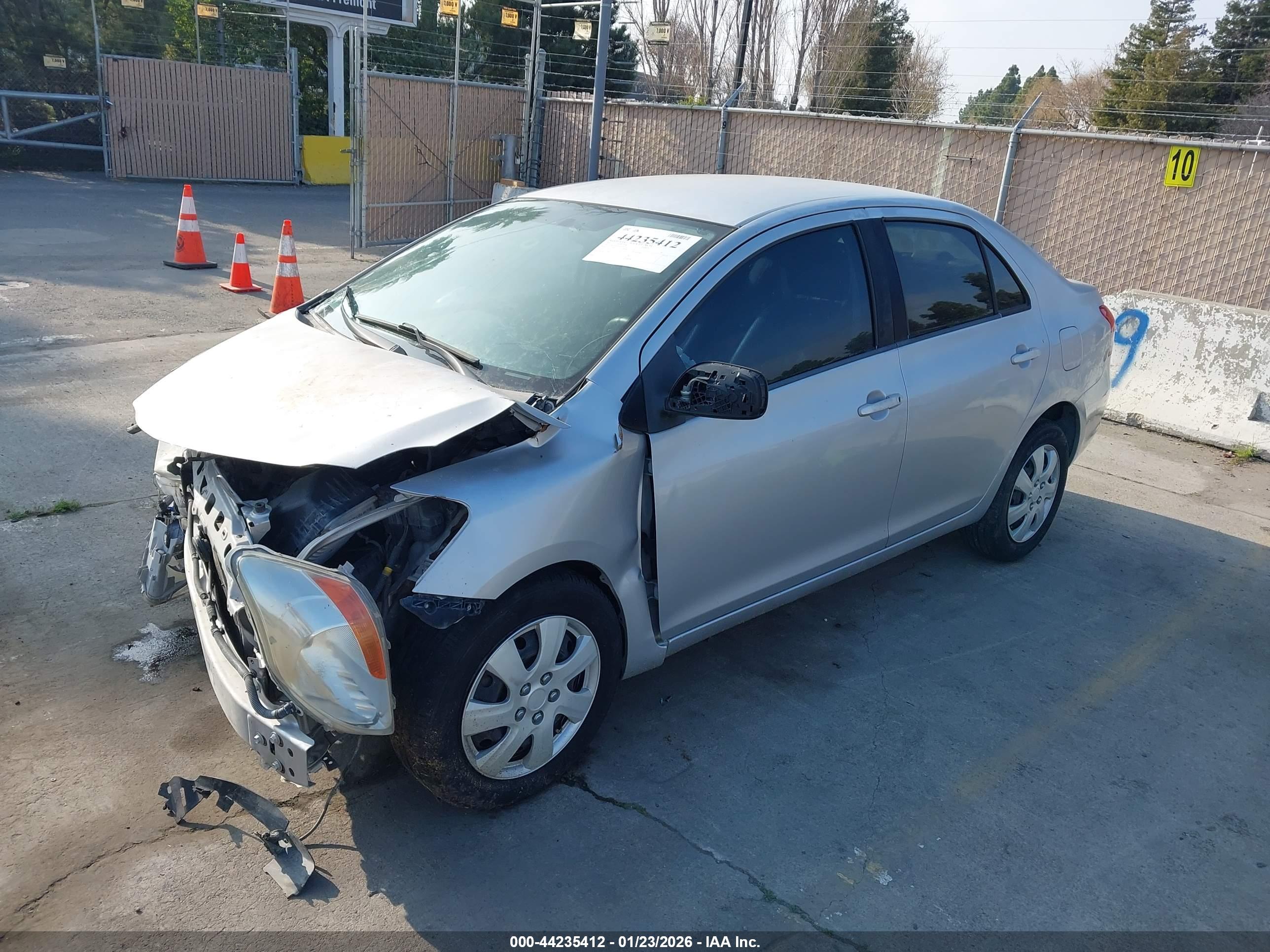 TOYOTA YARIS image 2