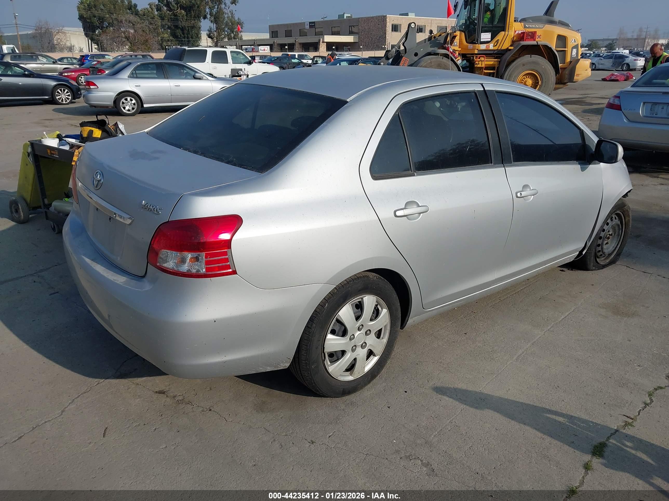 TOYOTA YARIS image 4