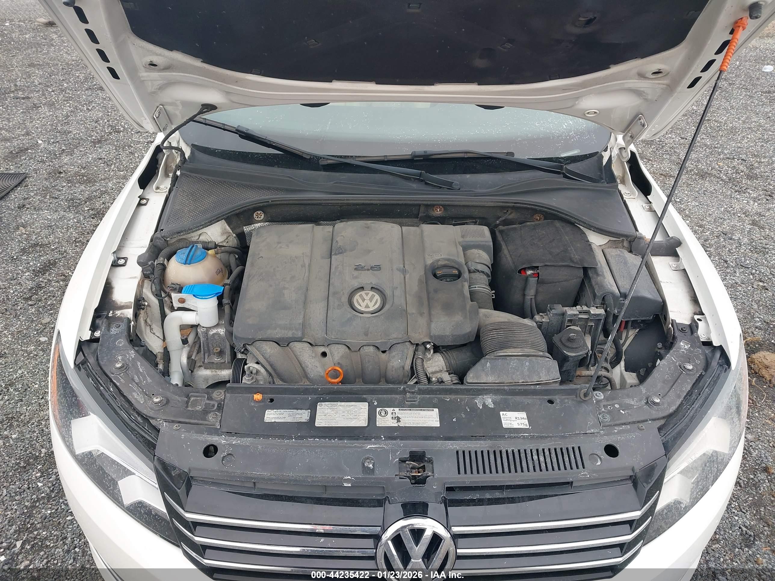 VOLKSWAGEN PASSAT image 10
