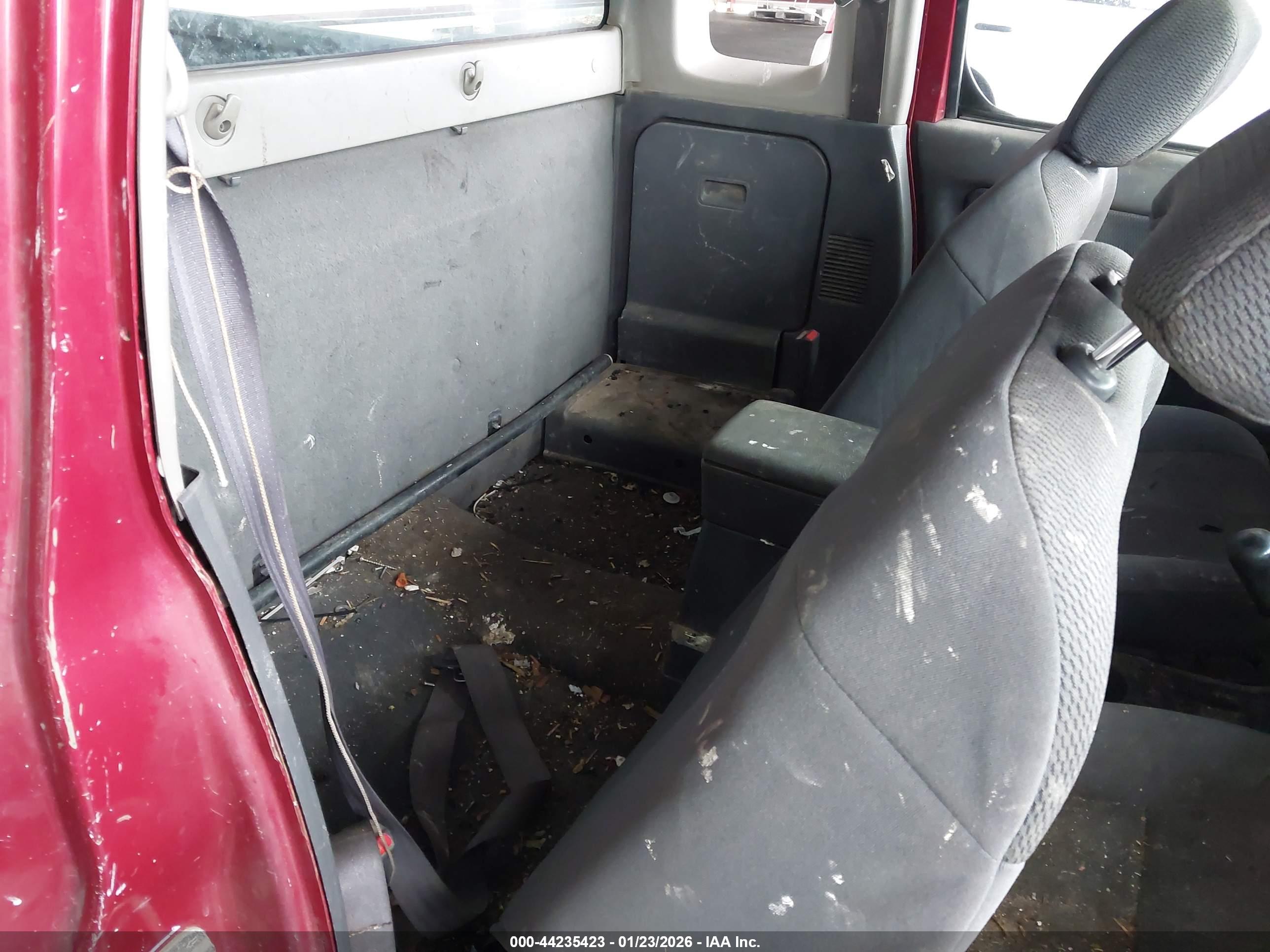 NISSAN FRONTIER image 8