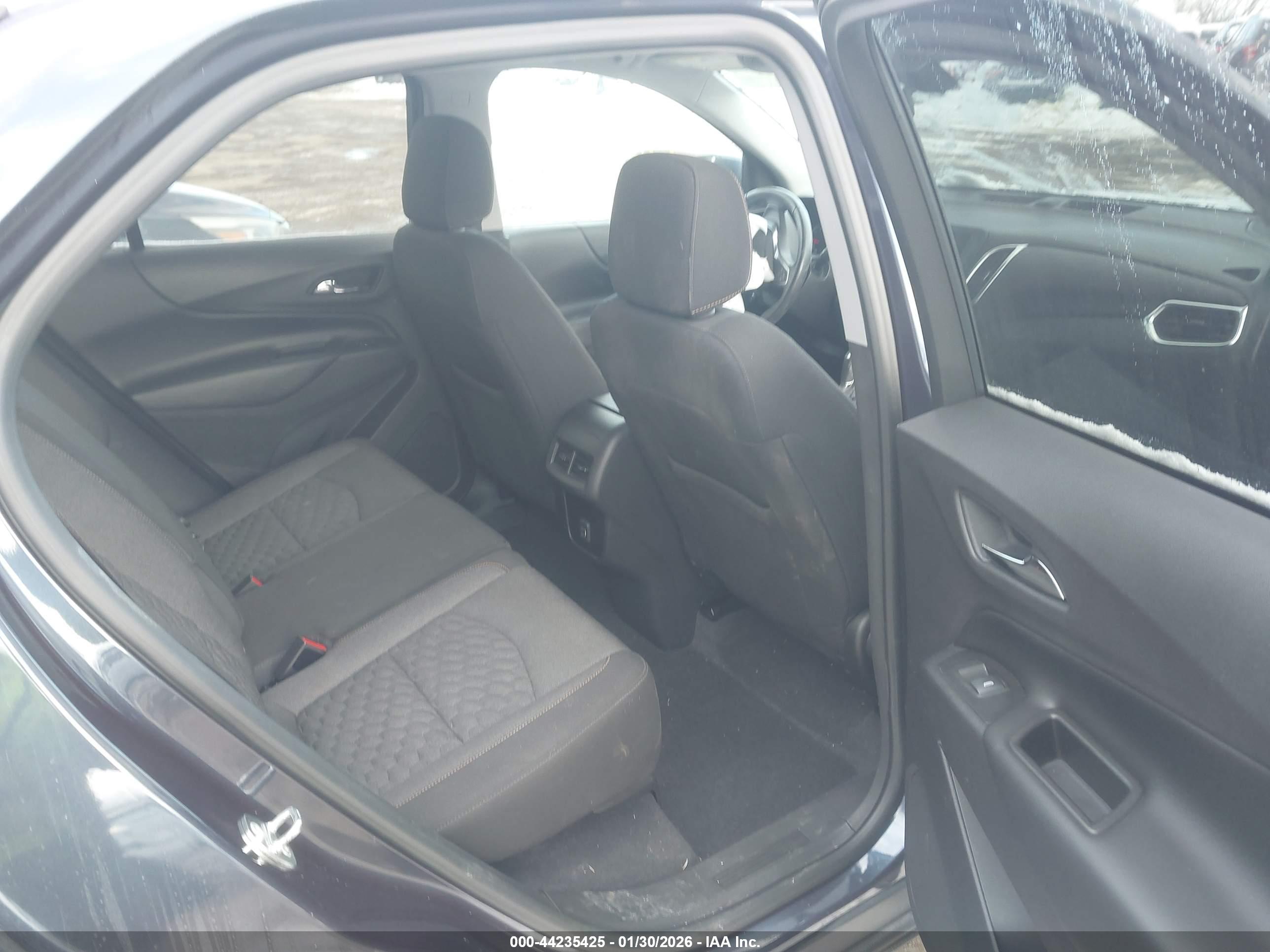 CHEVROLET EQUINOX image 8
