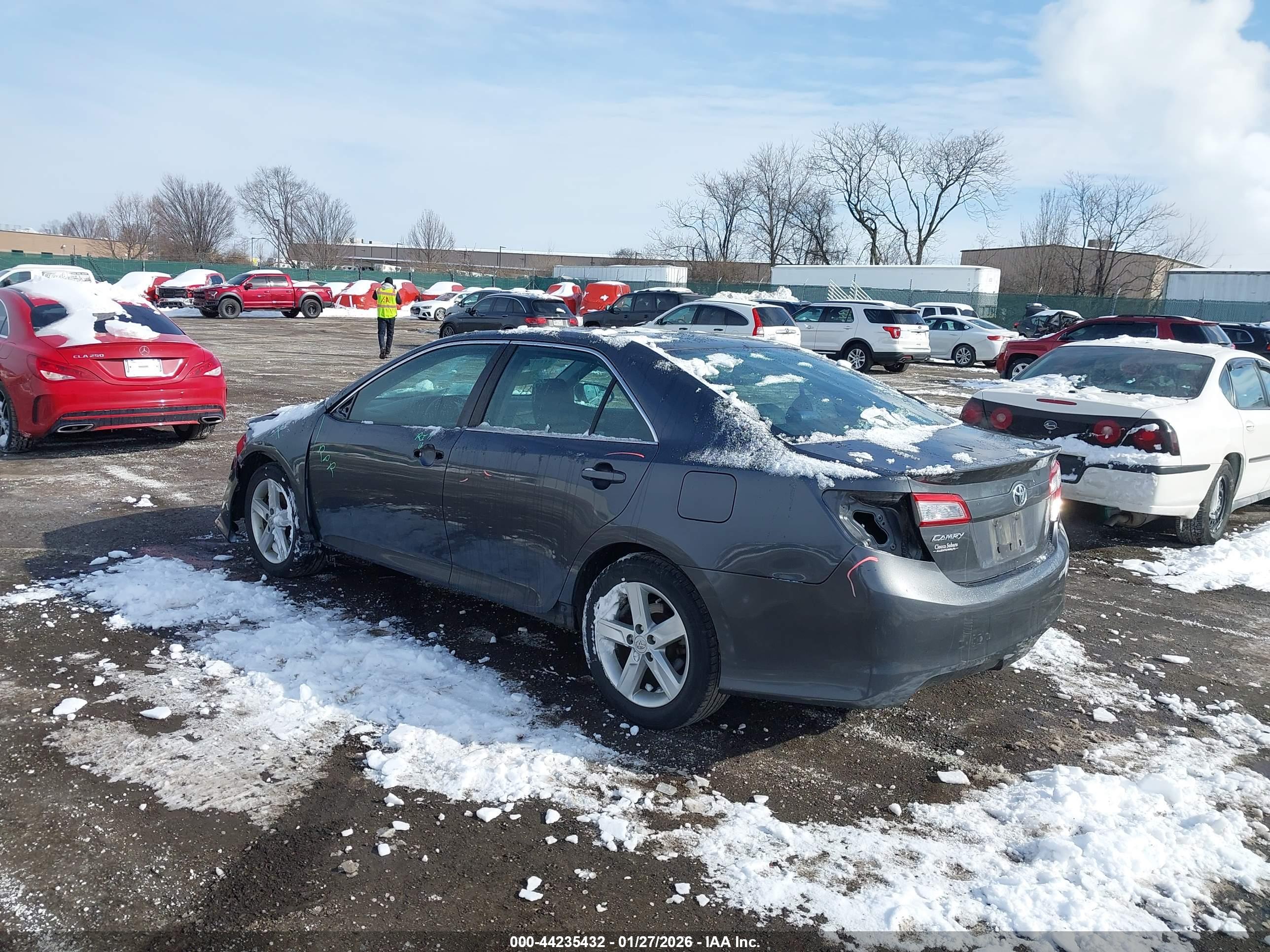 TOYOTA CAMRY image 3