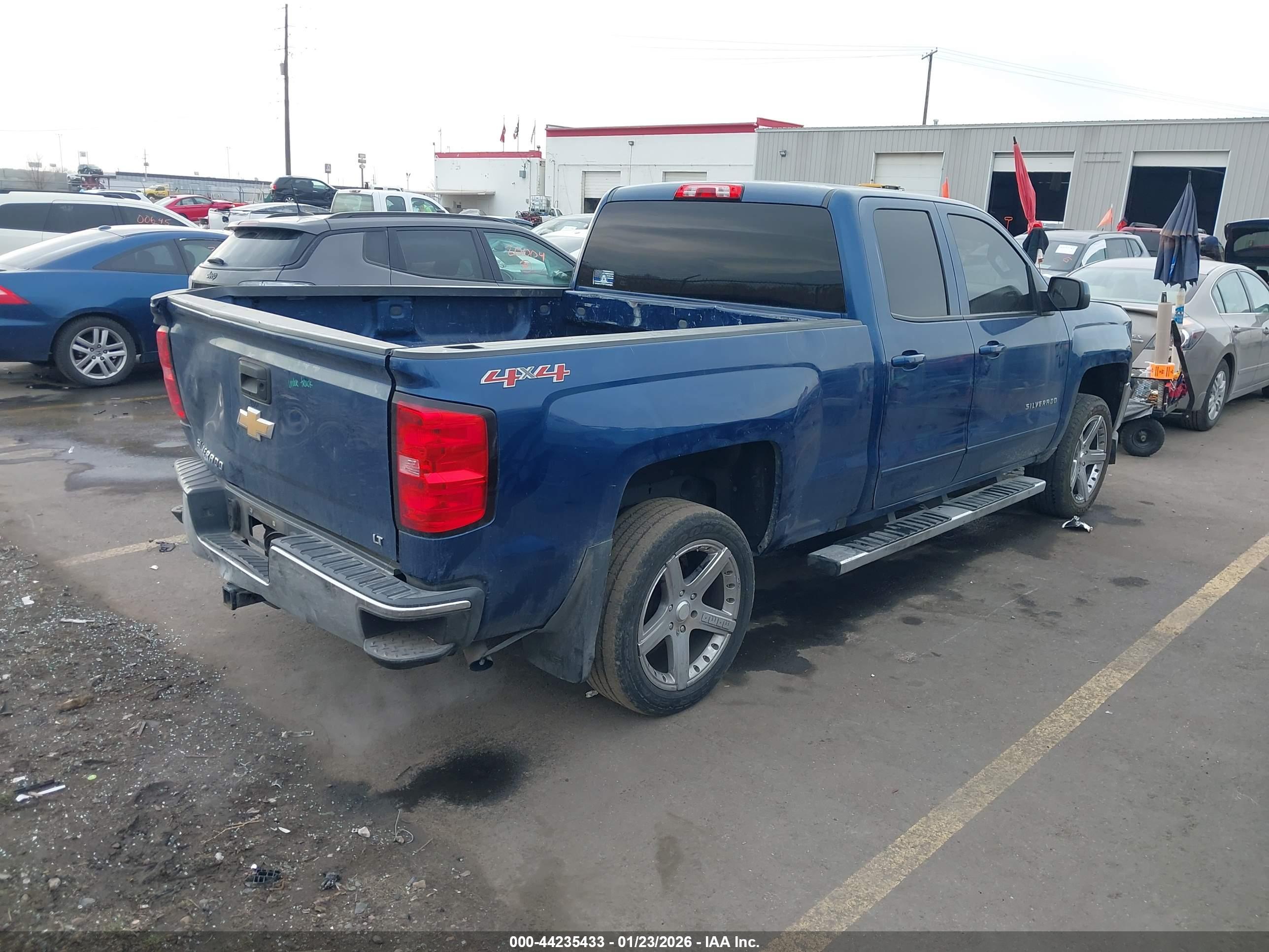 CHEVROLET SILVERADO image 4
