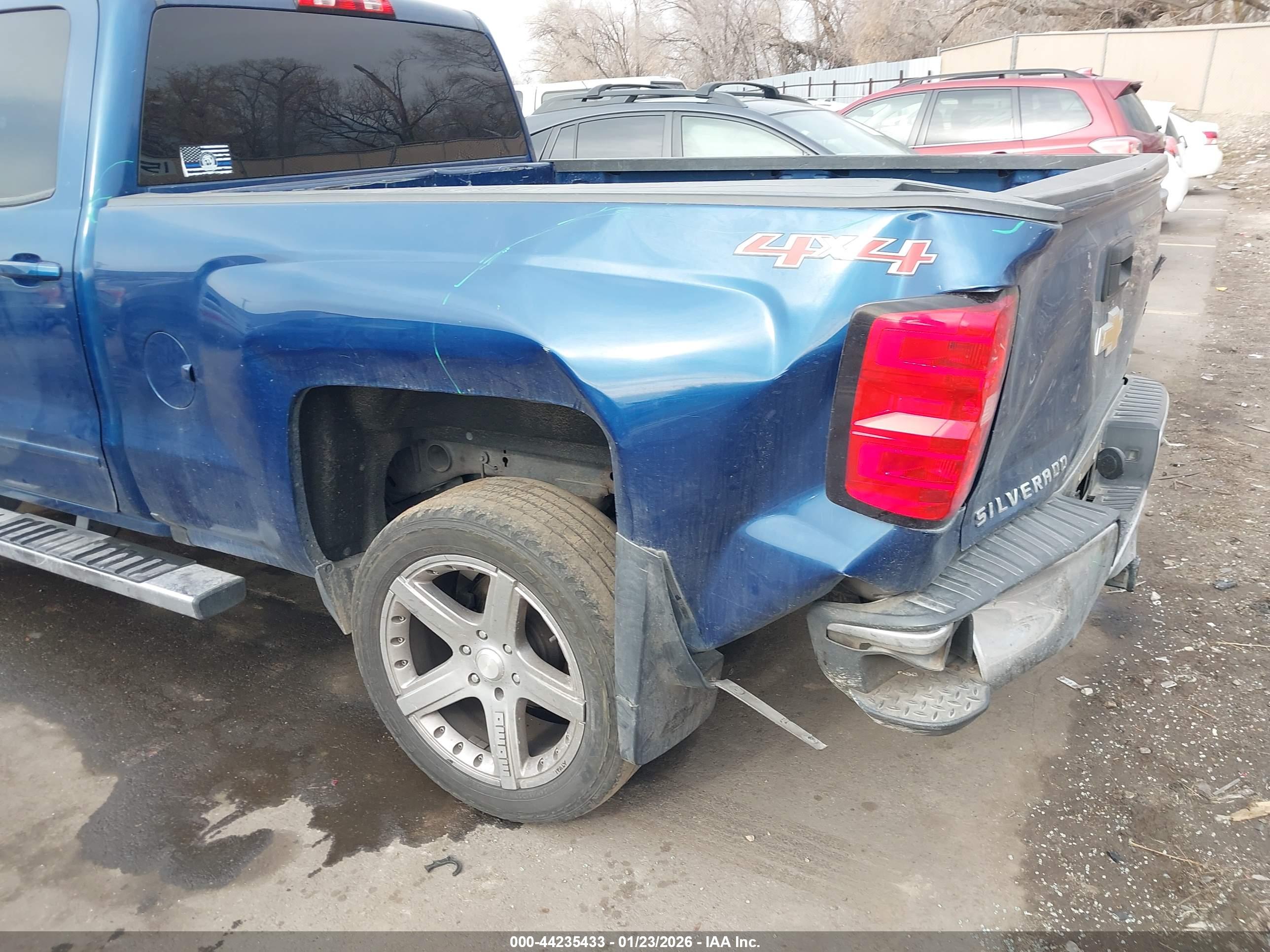 CHEVROLET SILVERADO image 6