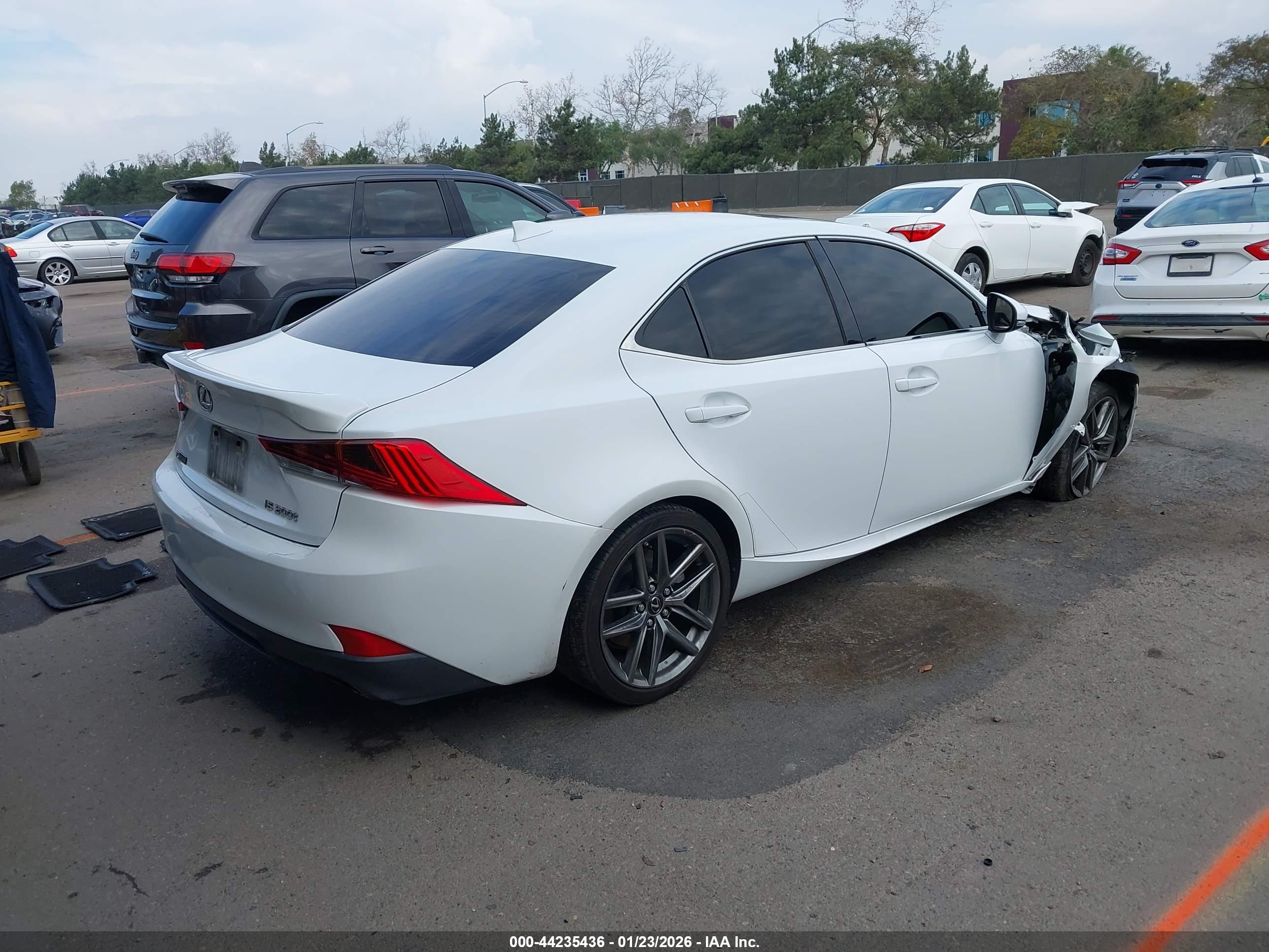 LEXUS IS image 4