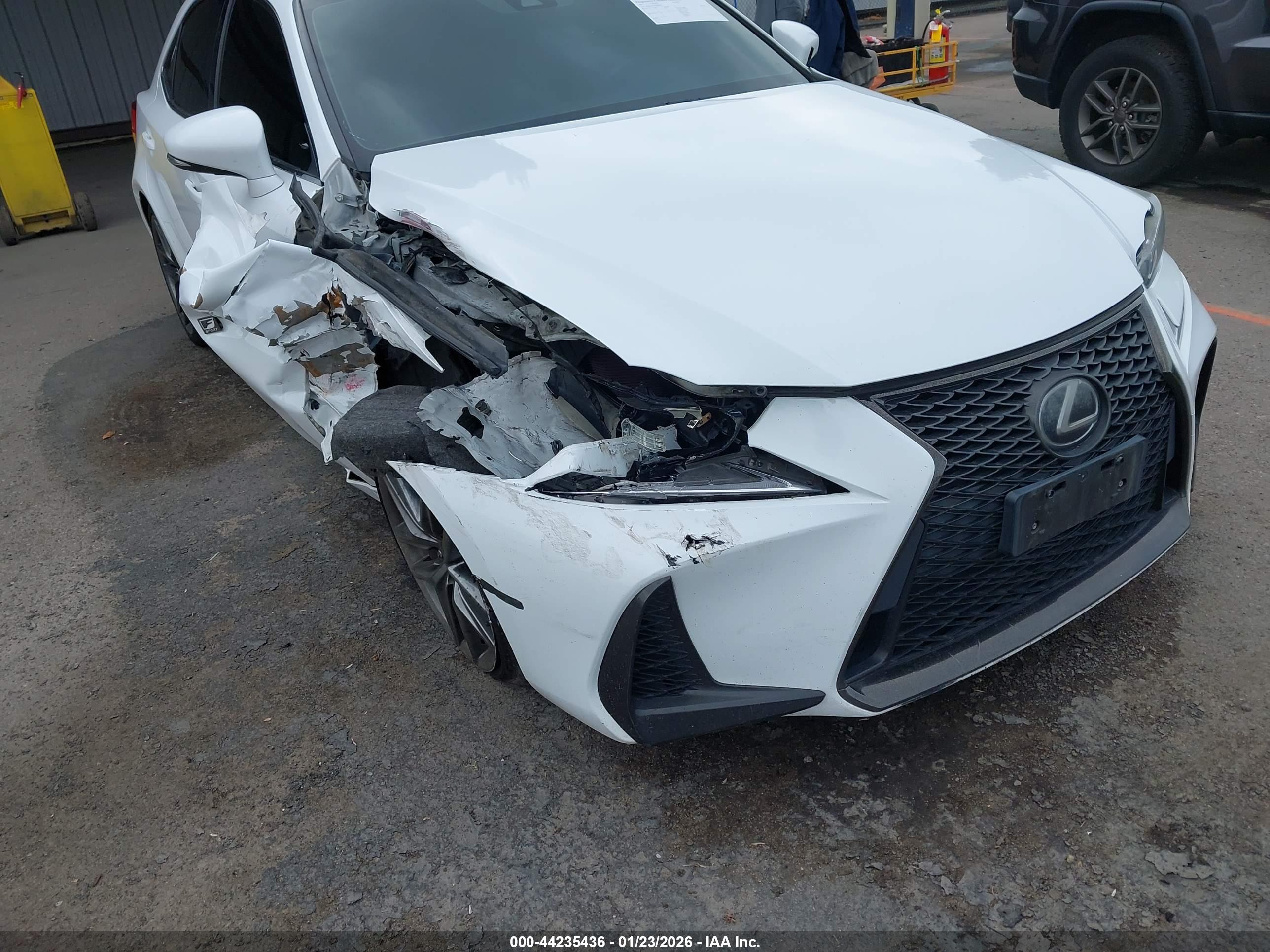 LEXUS IS image 6