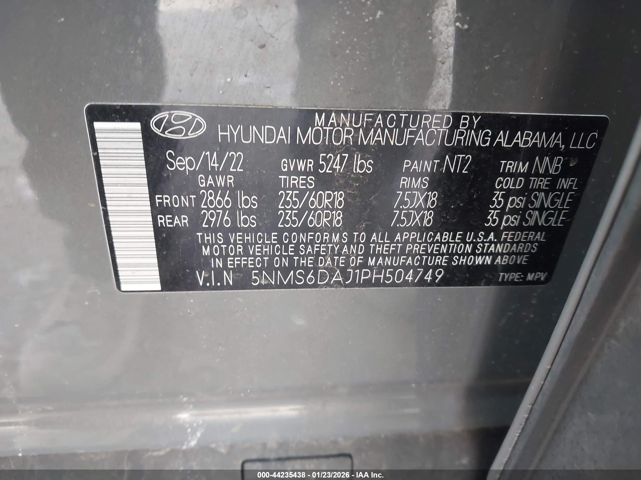 HYUNDAI SANTA image 9