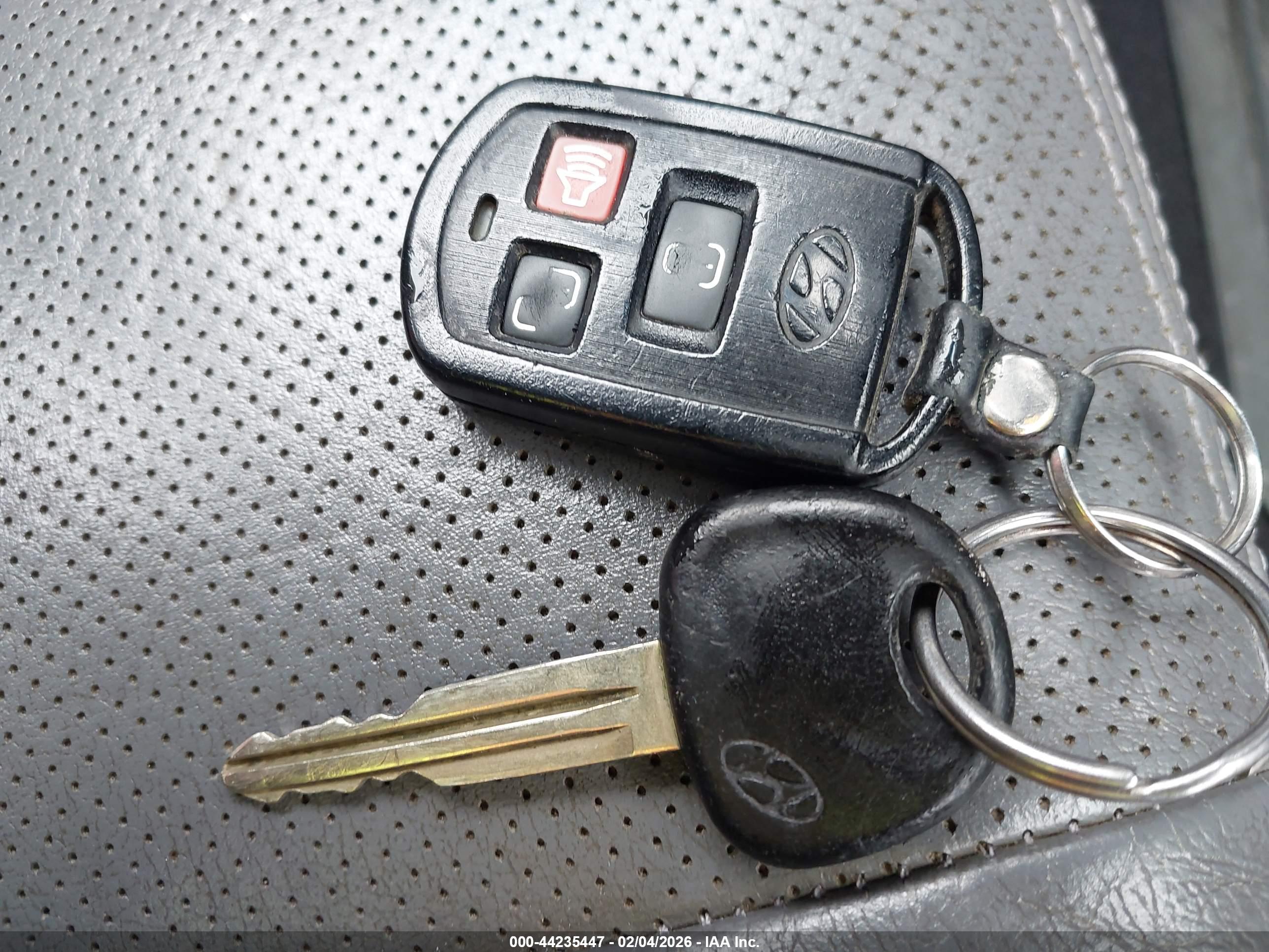 HYUNDAI ELANTRA image 11