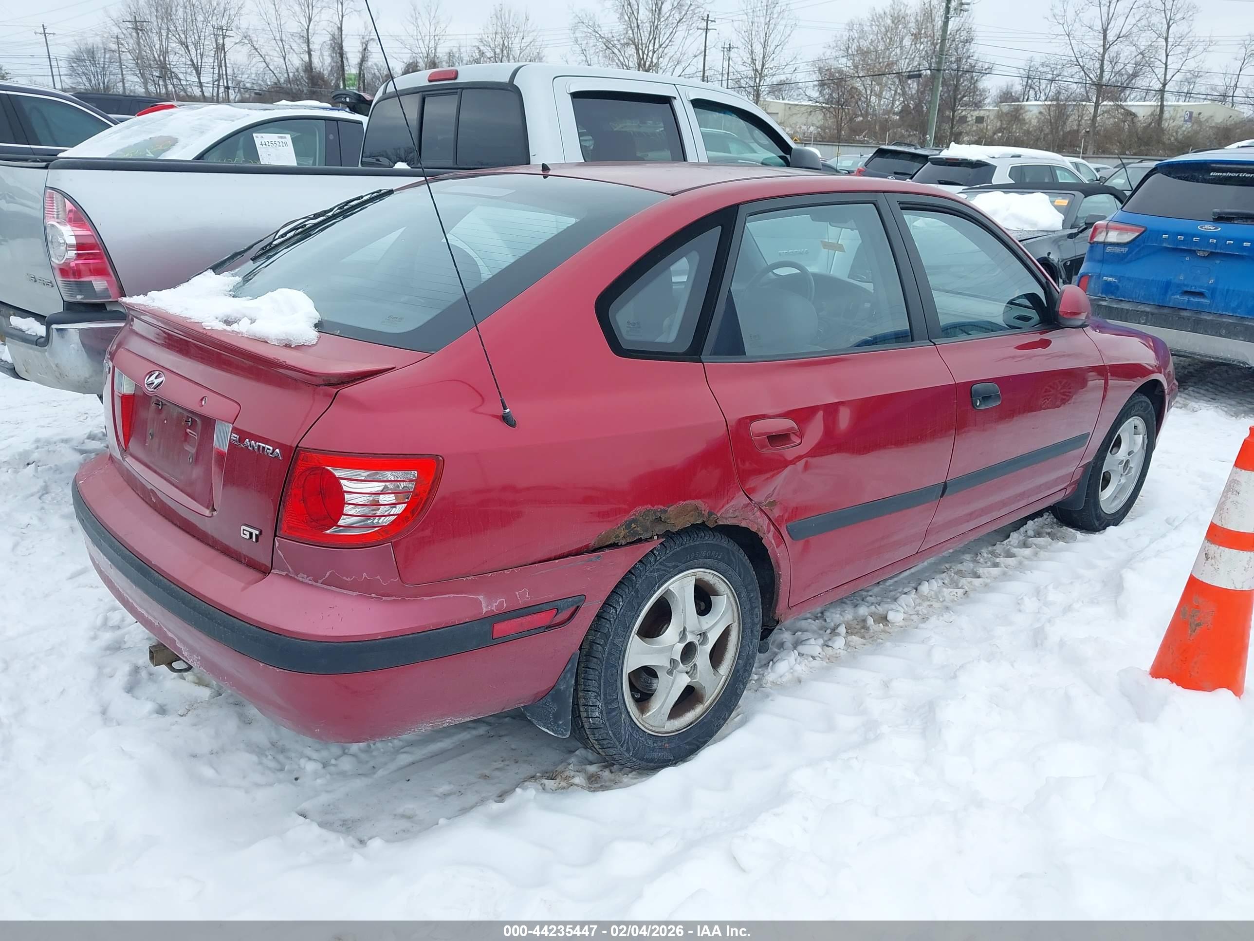 HYUNDAI ELANTRA image 4