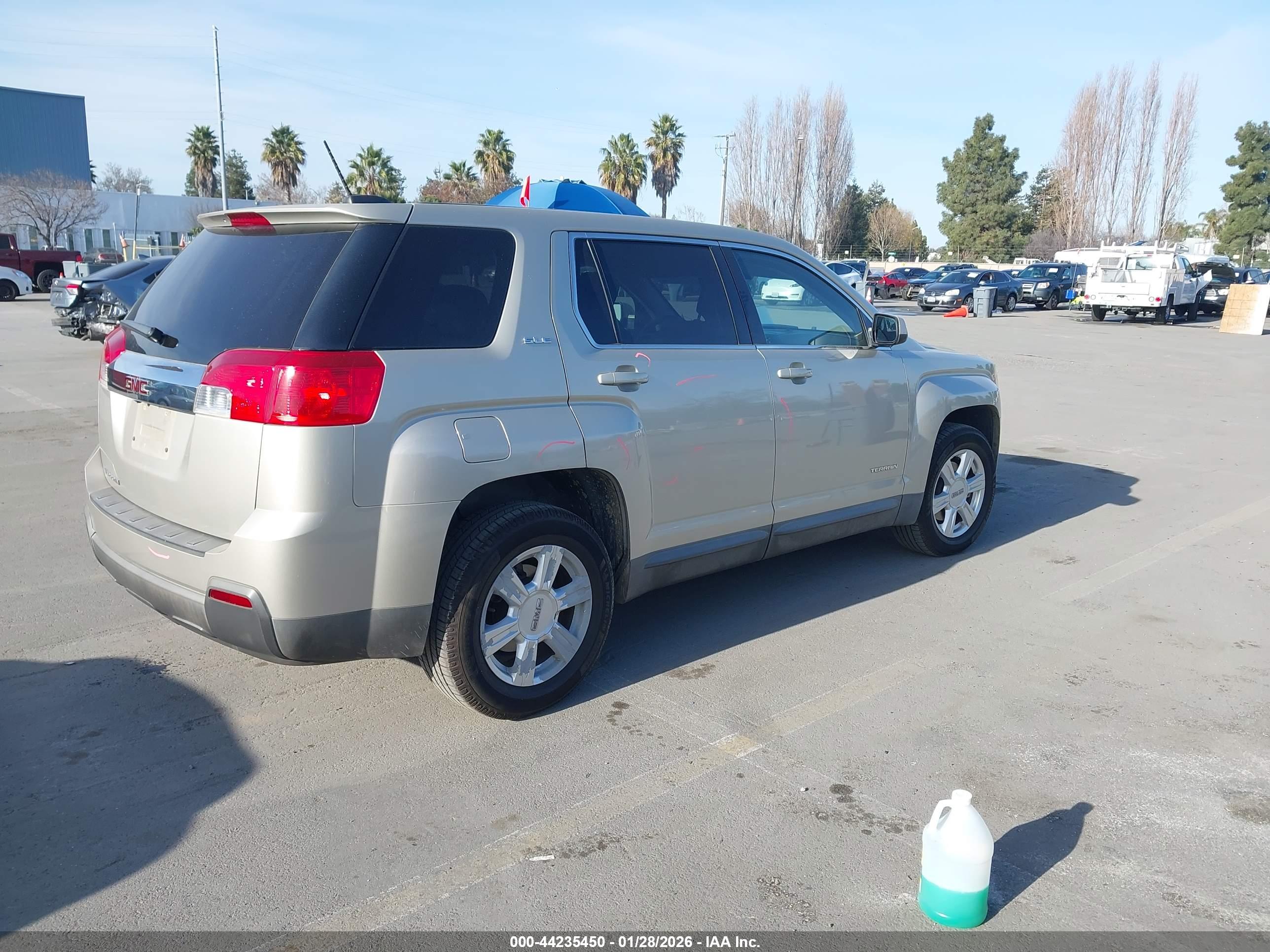 GMC TERRAIN image 4