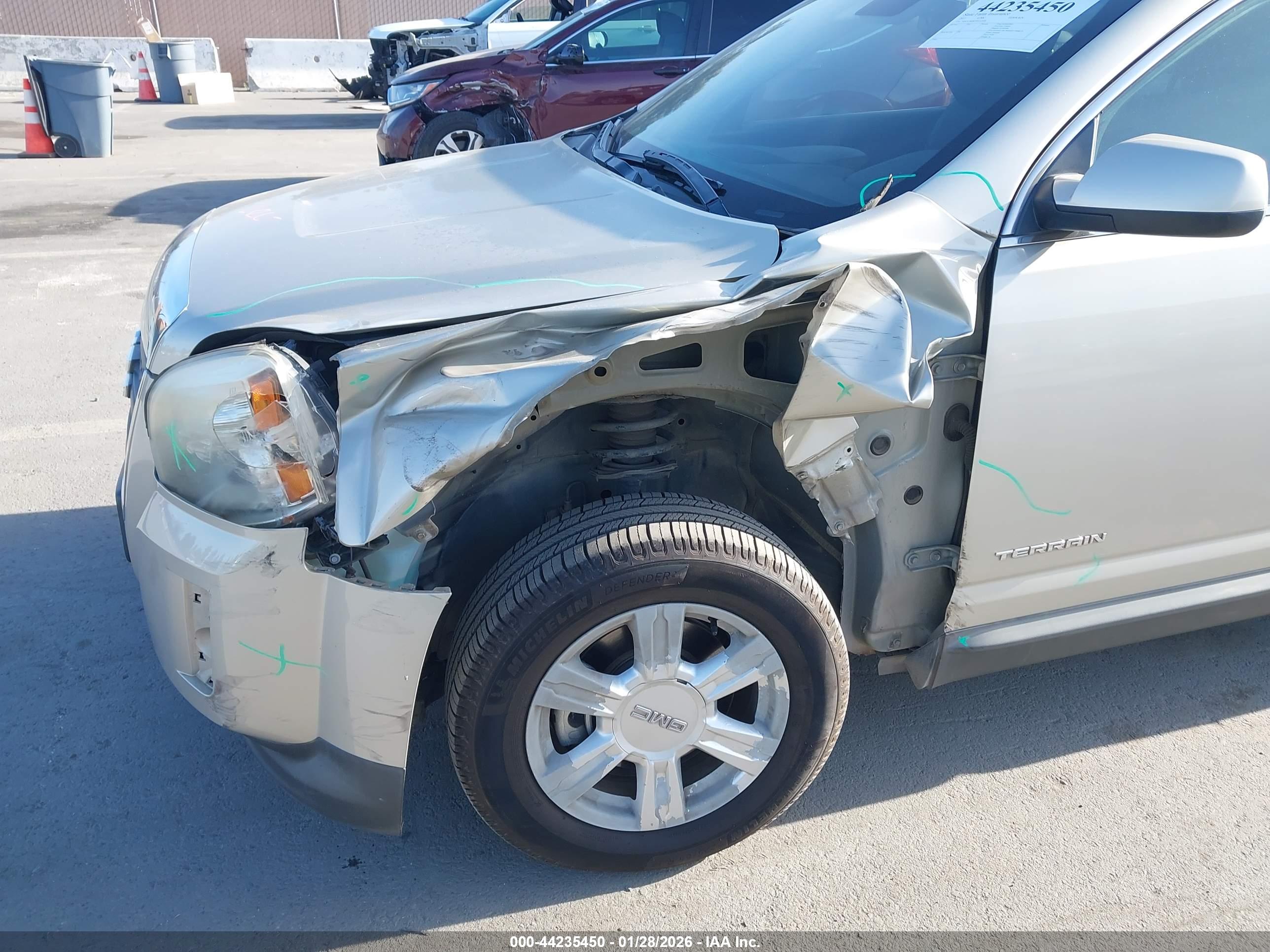 GMC TERRAIN image 6