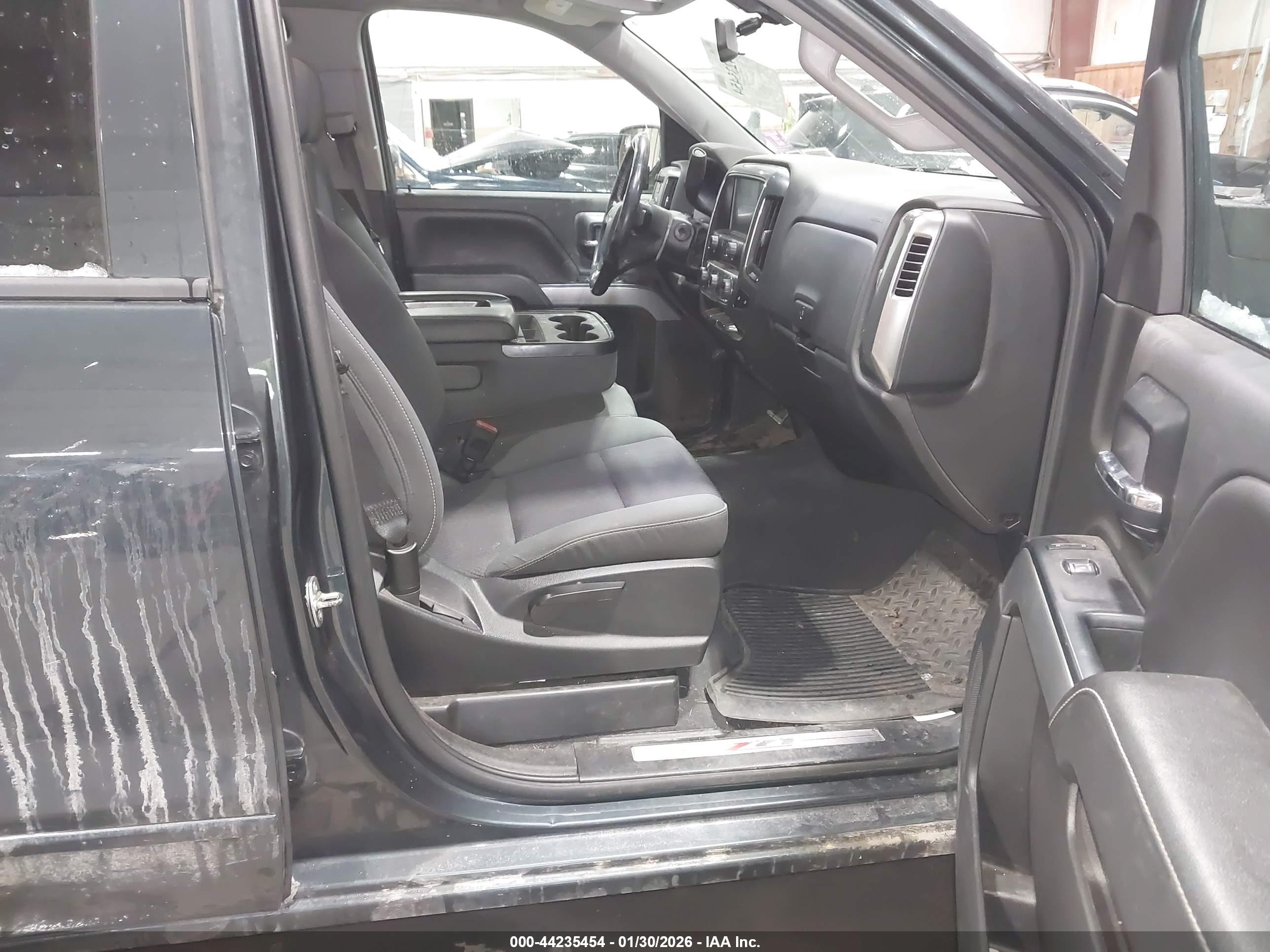 CHEVROLET SILVERADO image 5