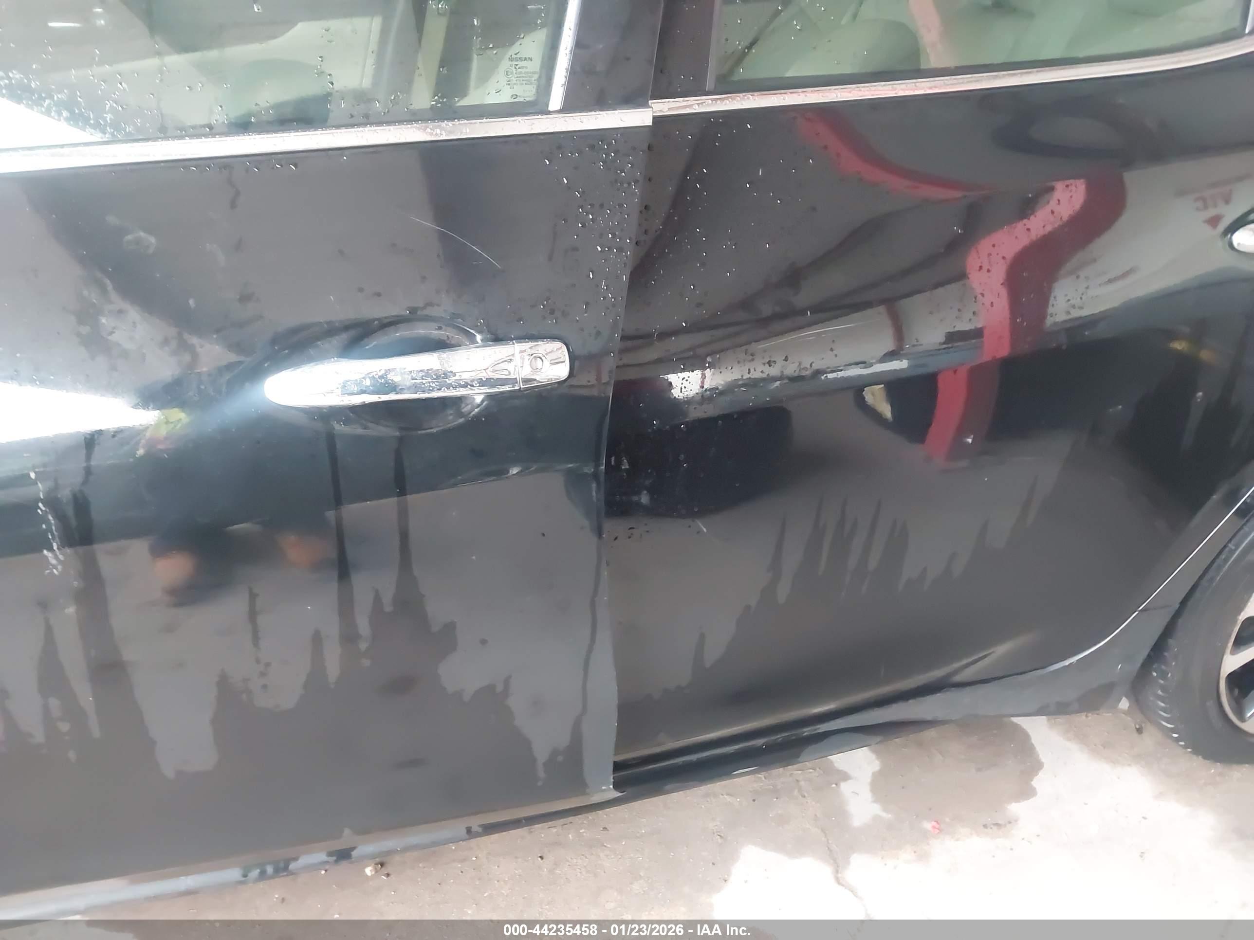 NISSAN MAXIMA image 6
