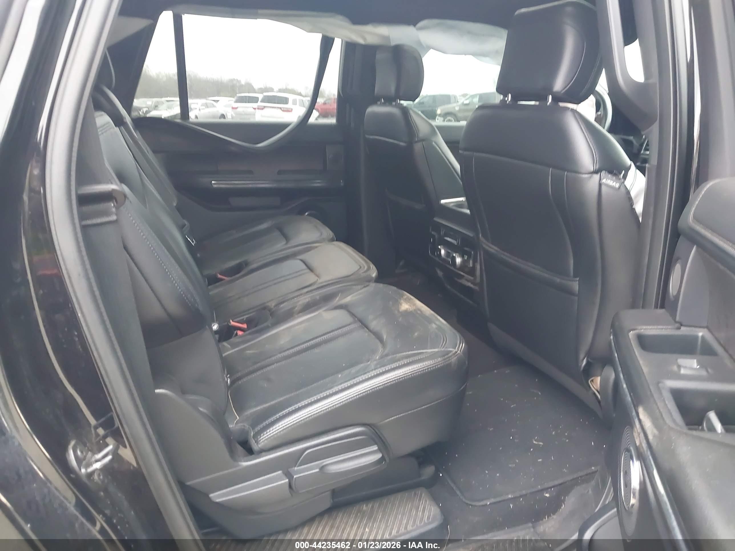 FORD EXPEDITION image 8