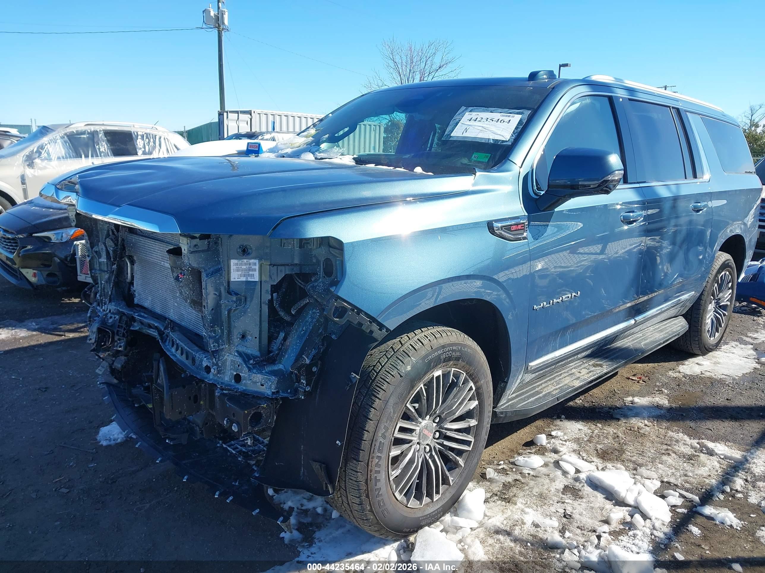 GMC YUKON image 2