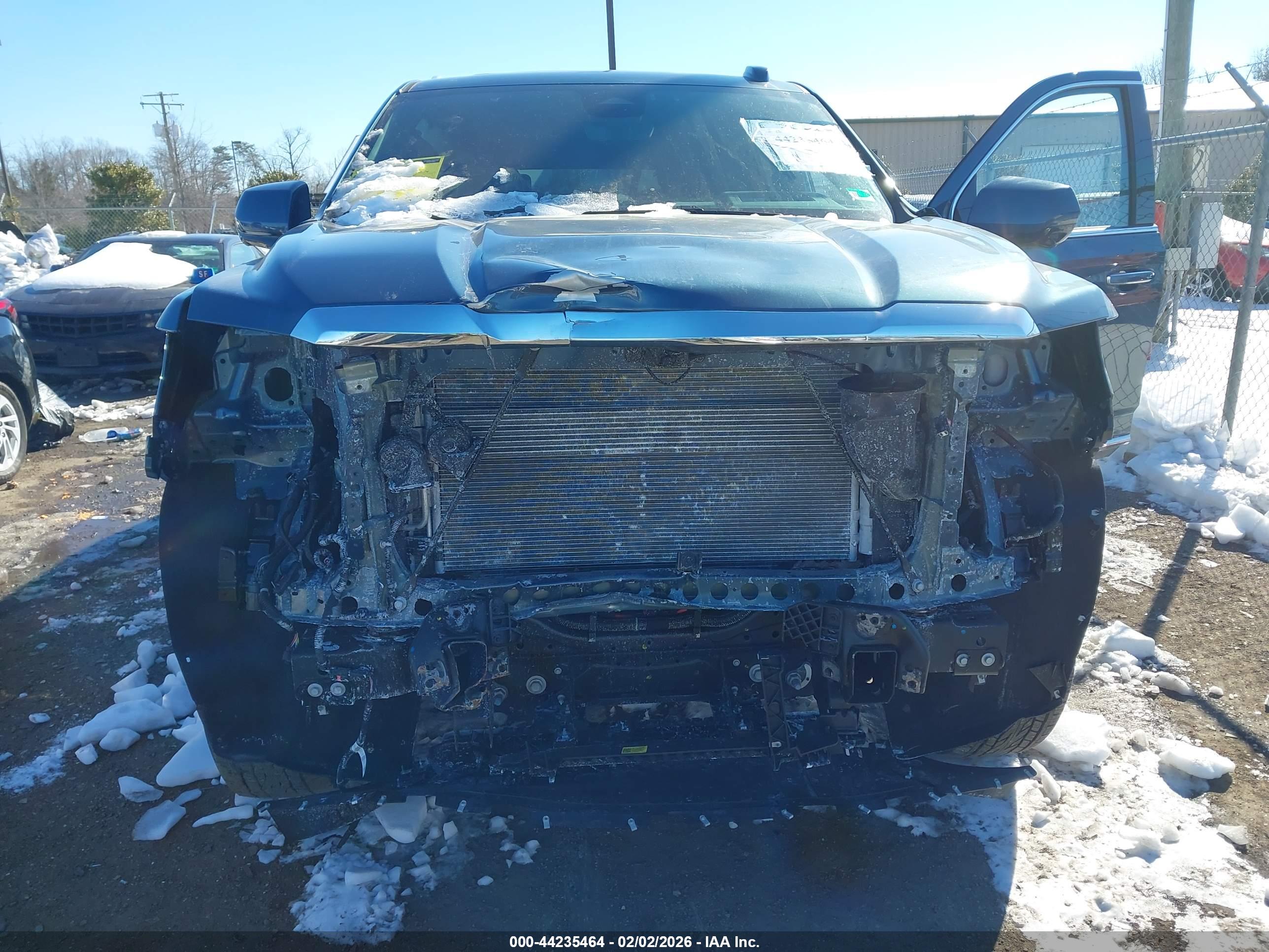GMC YUKON image 6