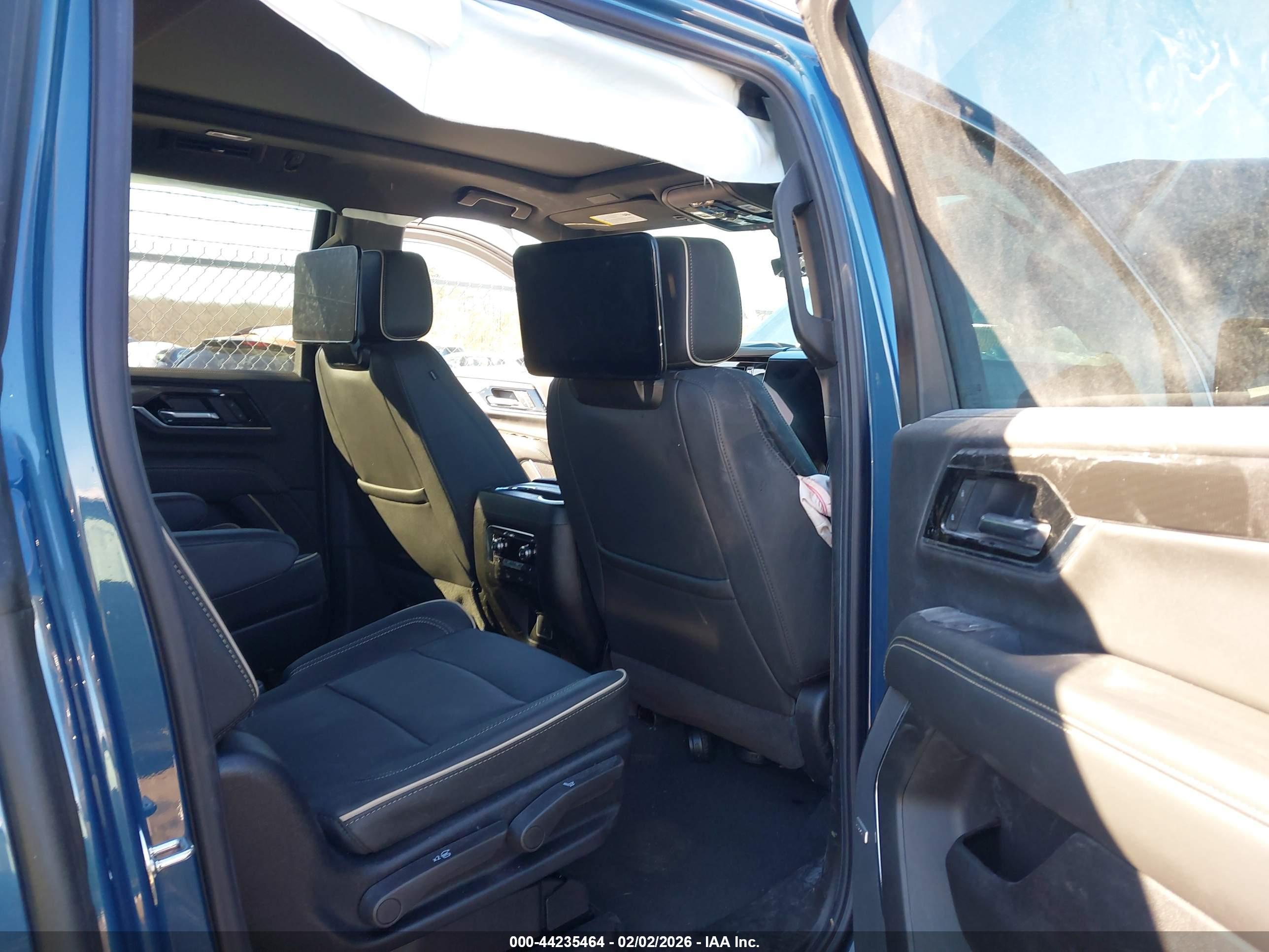 GMC YUKON image 8
