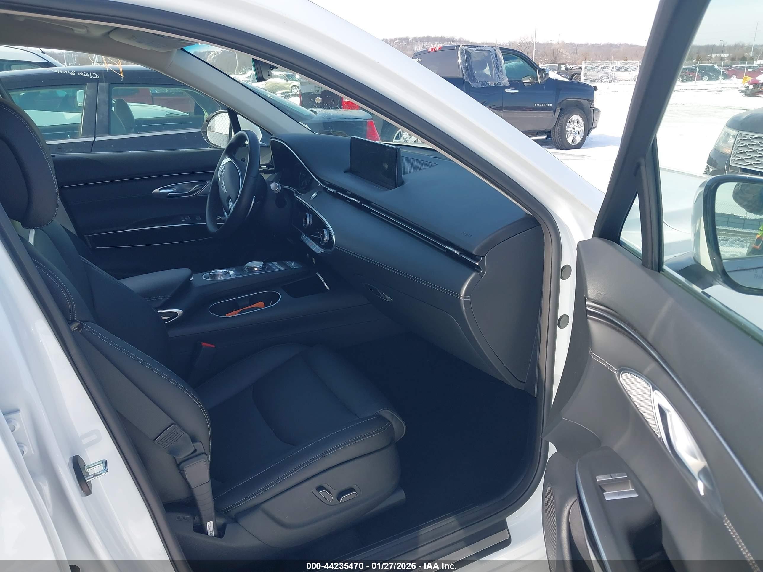 GENESIS GV70 image 5