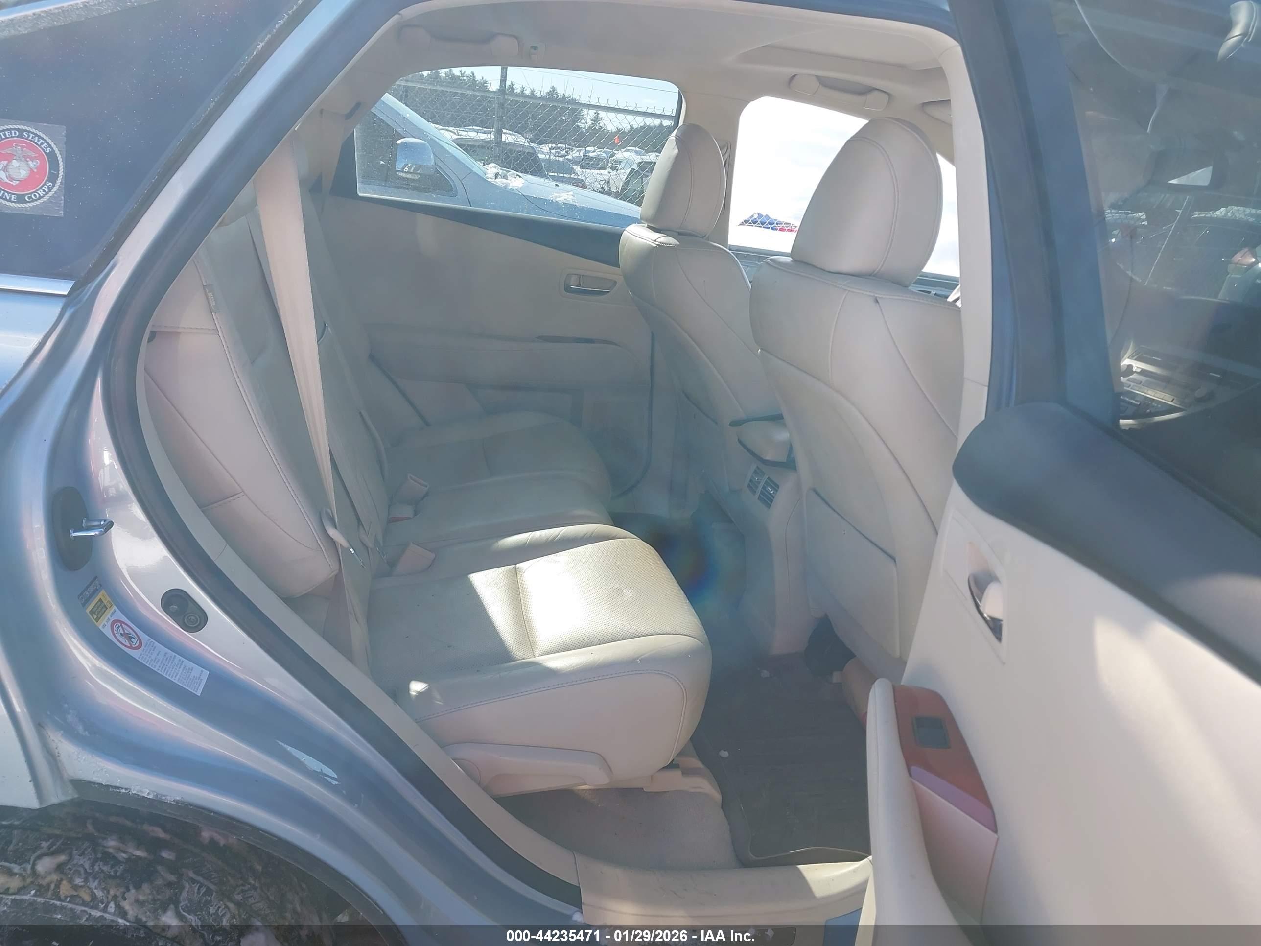 LEXUS RX image 8