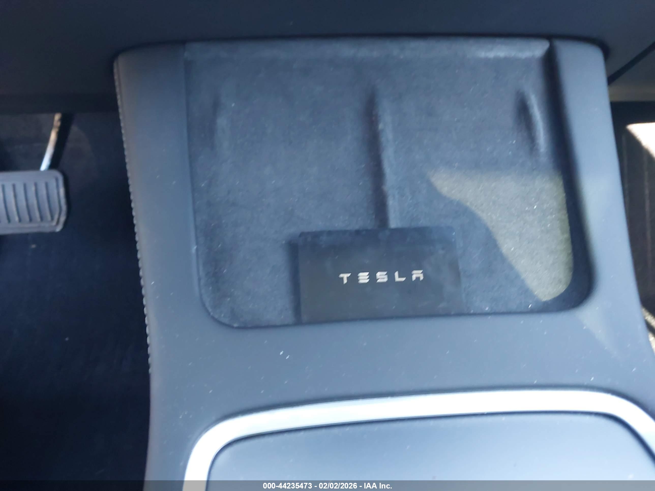 TESLA MODEL image 11