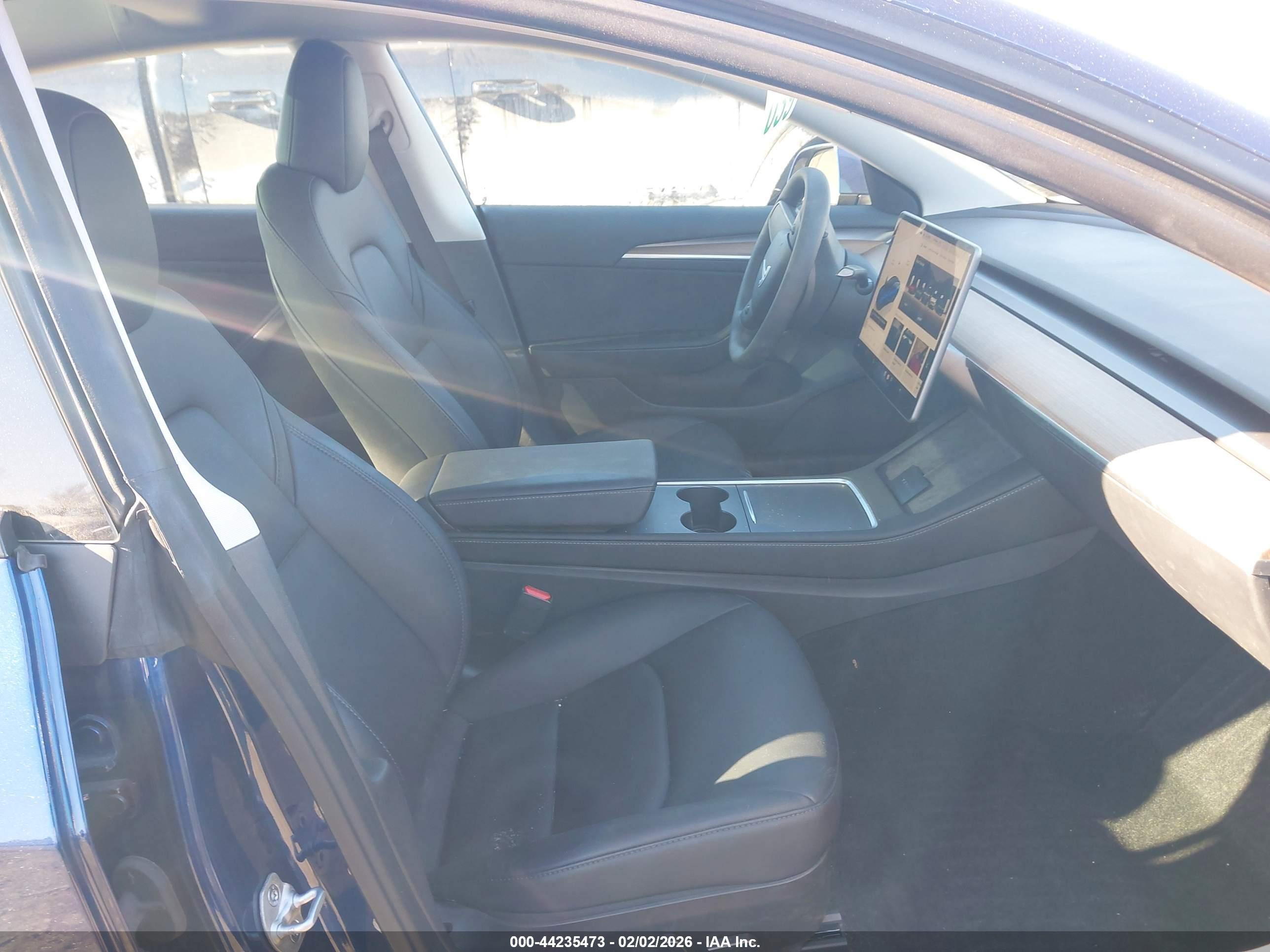 TESLA MODEL image 5