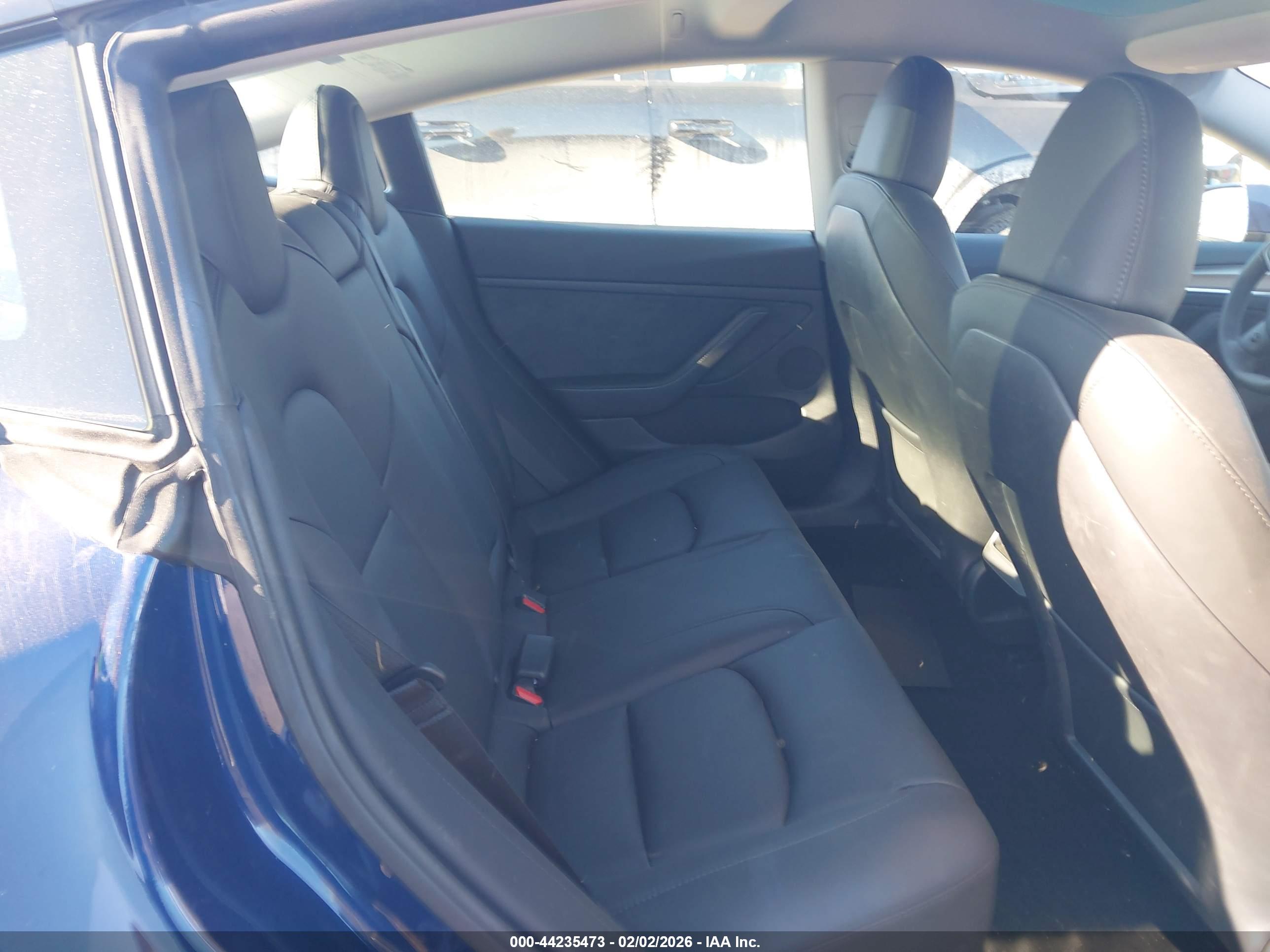 TESLA MODEL image 8