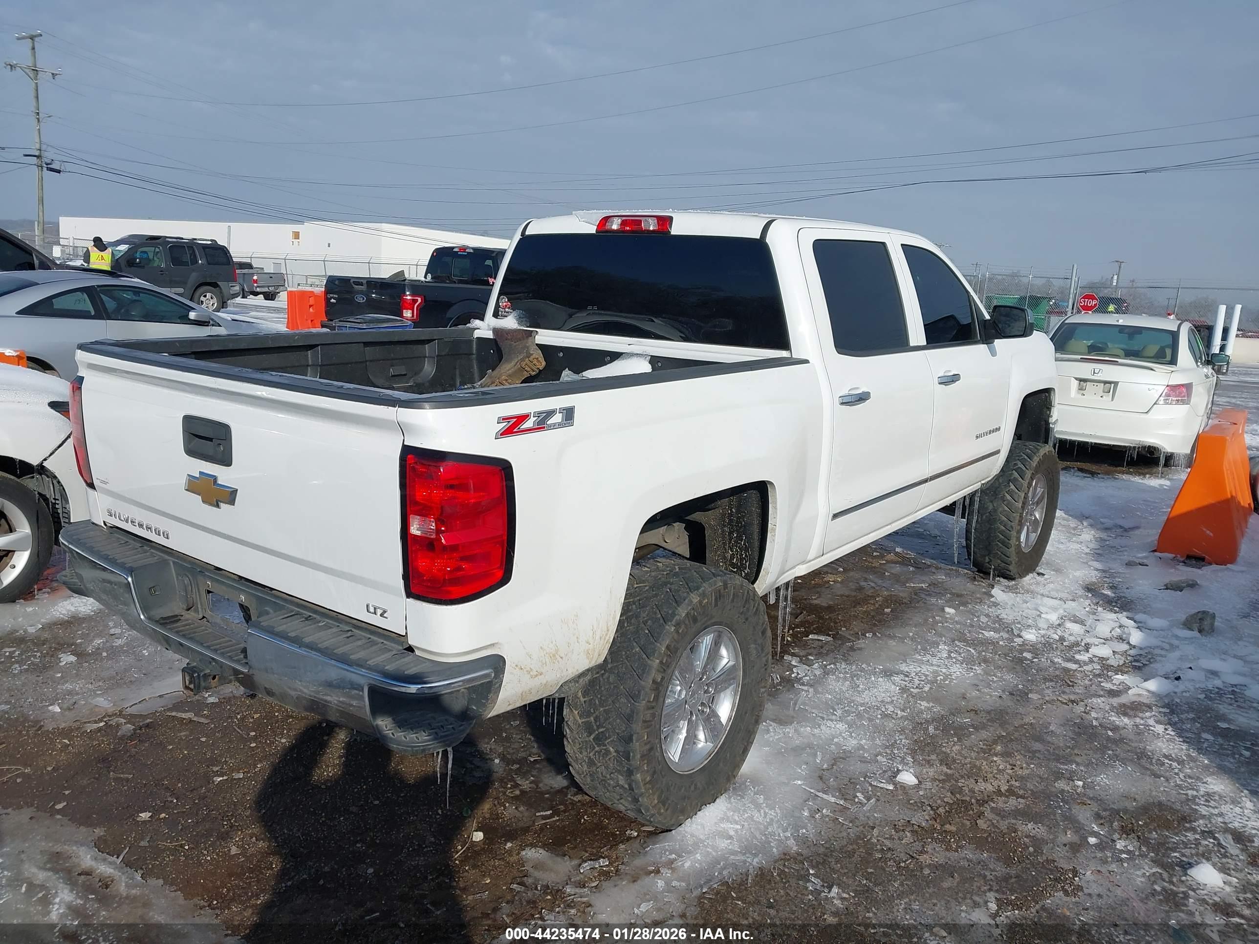 CHEVROLET SILVERADO image 4