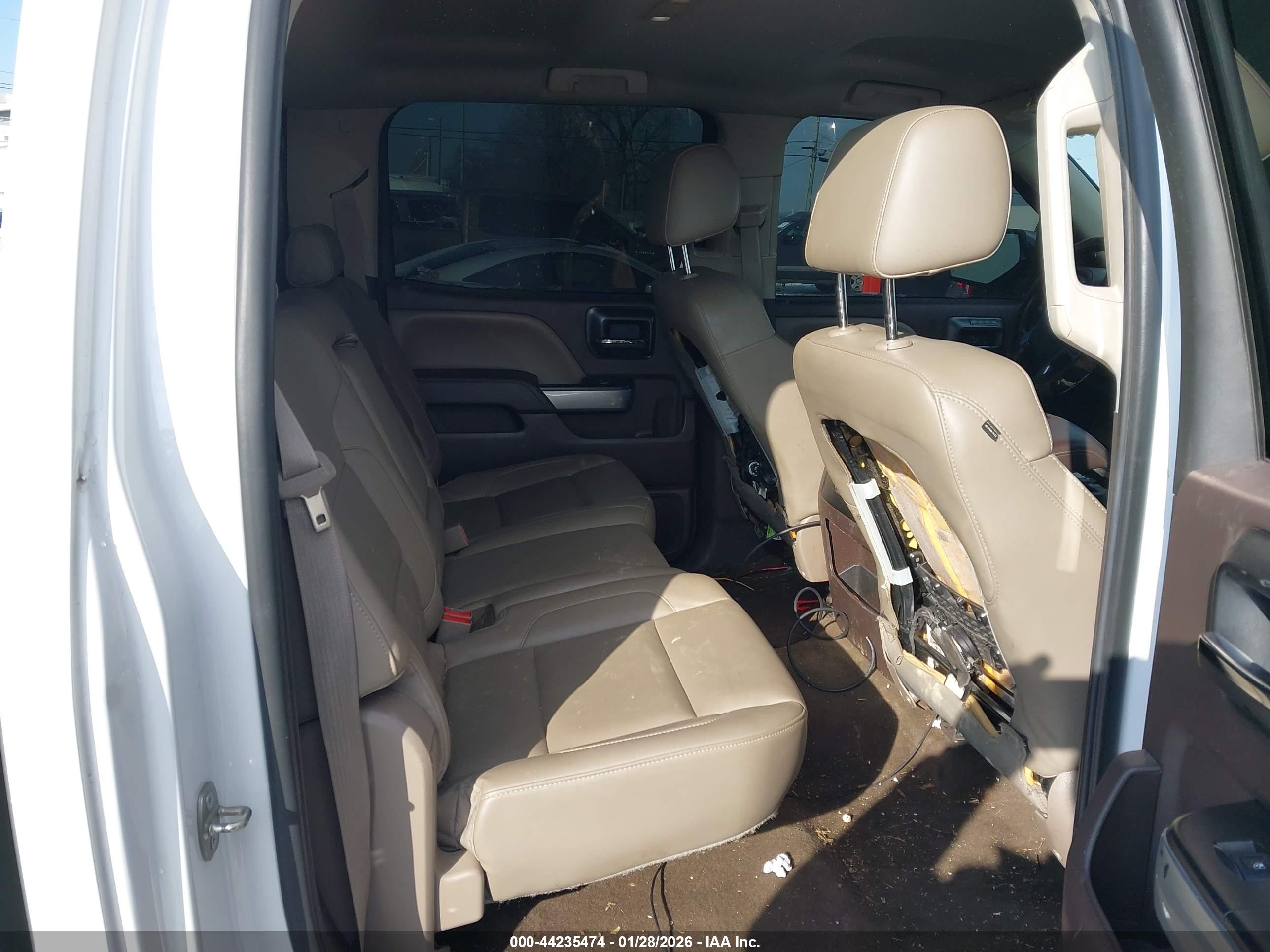 CHEVROLET SILVERADO image 8