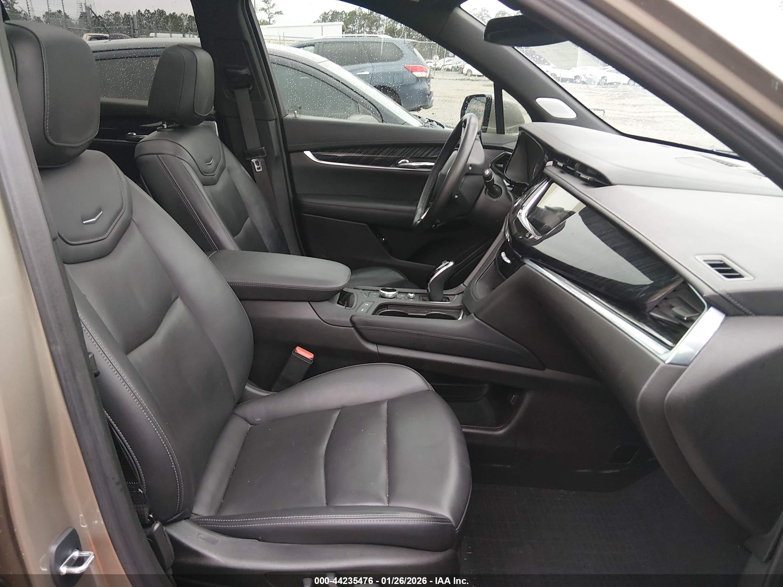 CADILLAC XT6 image 5