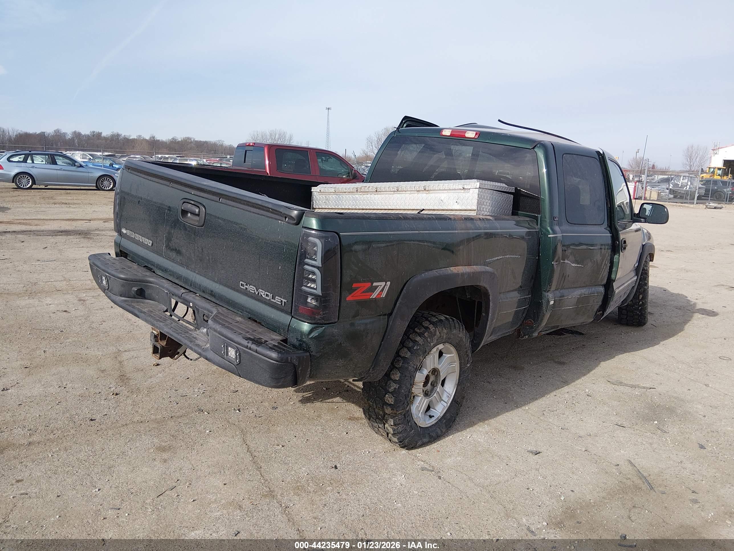 CHEVROLET SILVERADO image 4