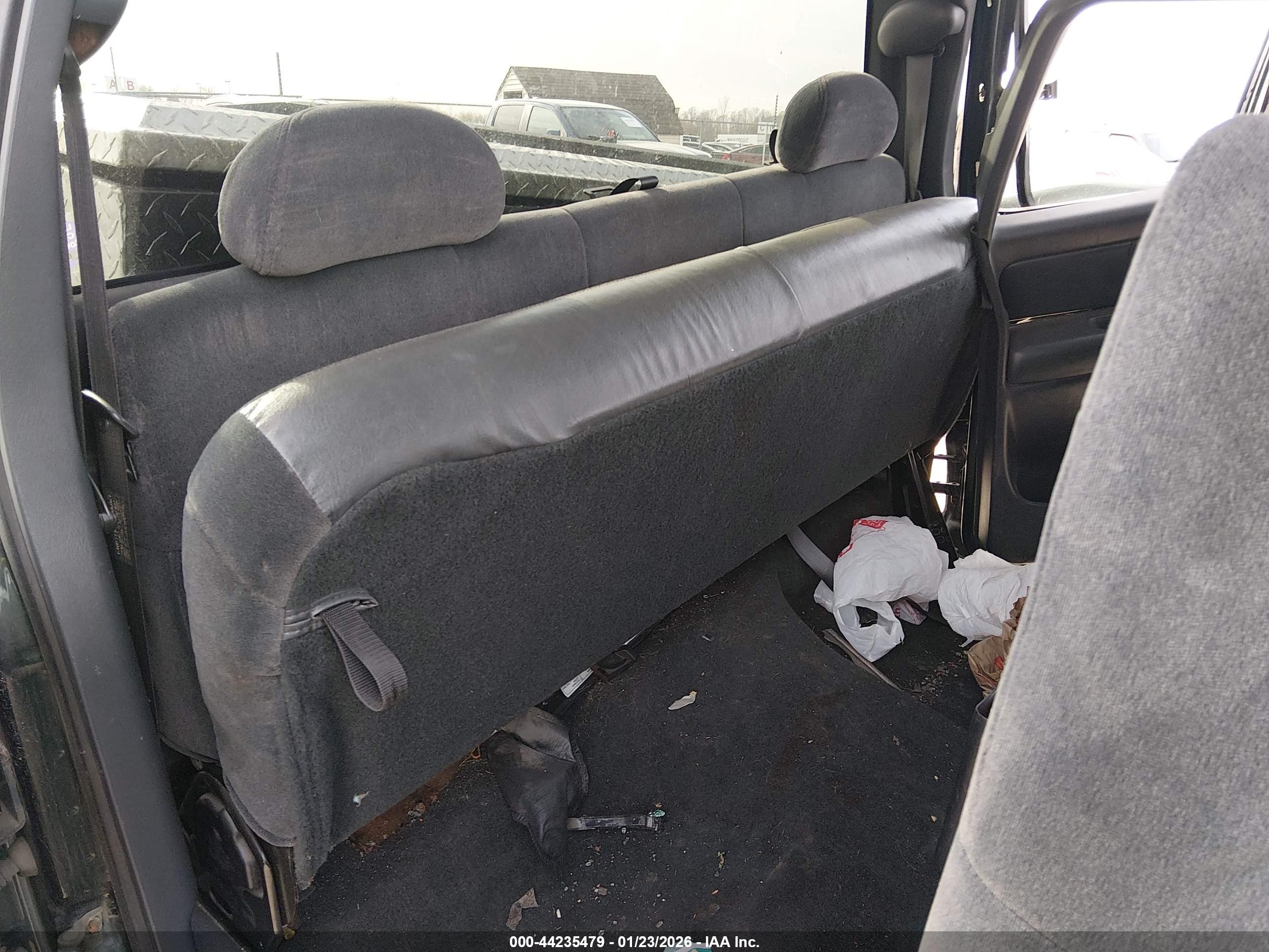 CHEVROLET SILVERADO image 8