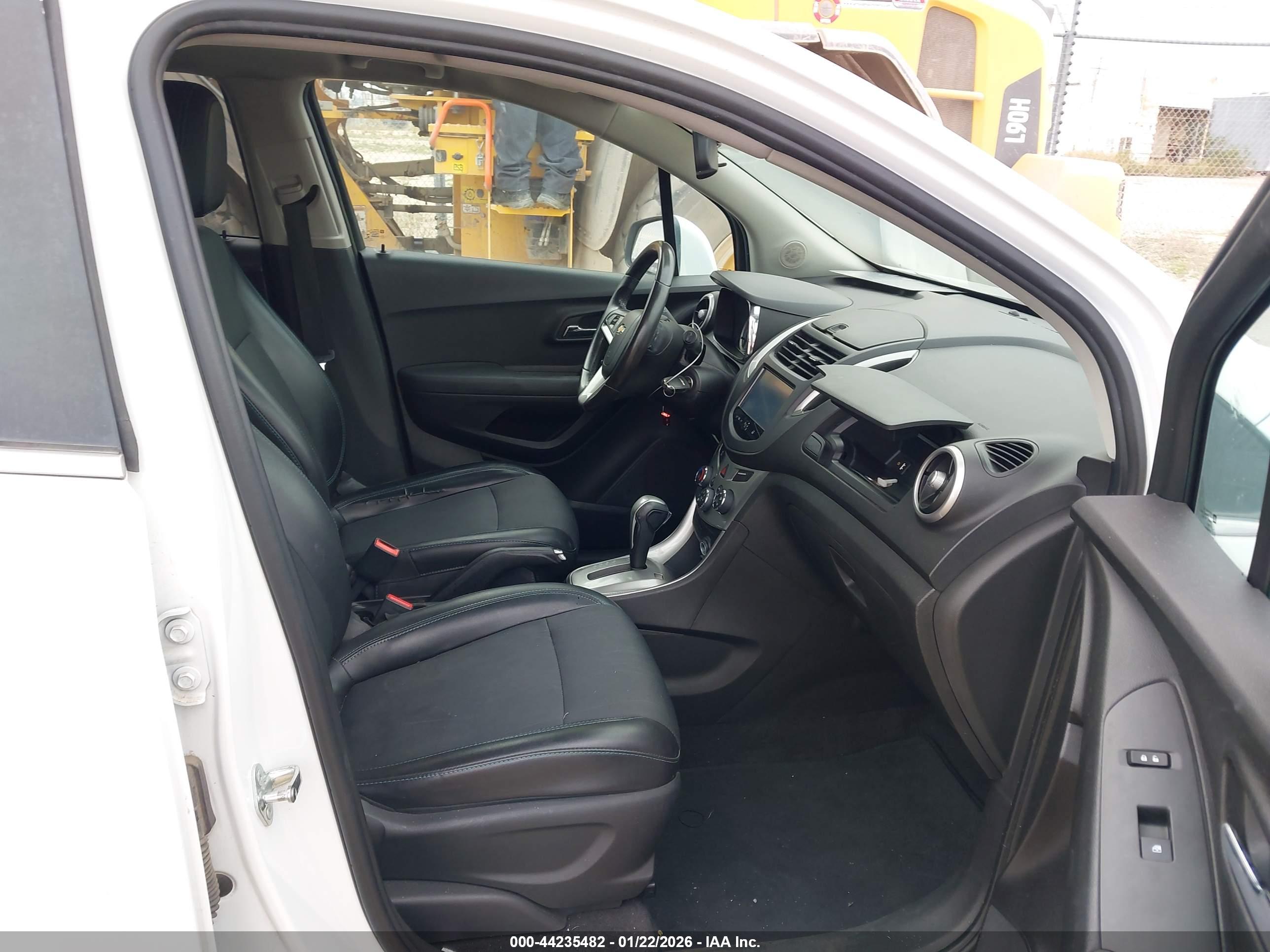 CHEVROLET TRAX image 5