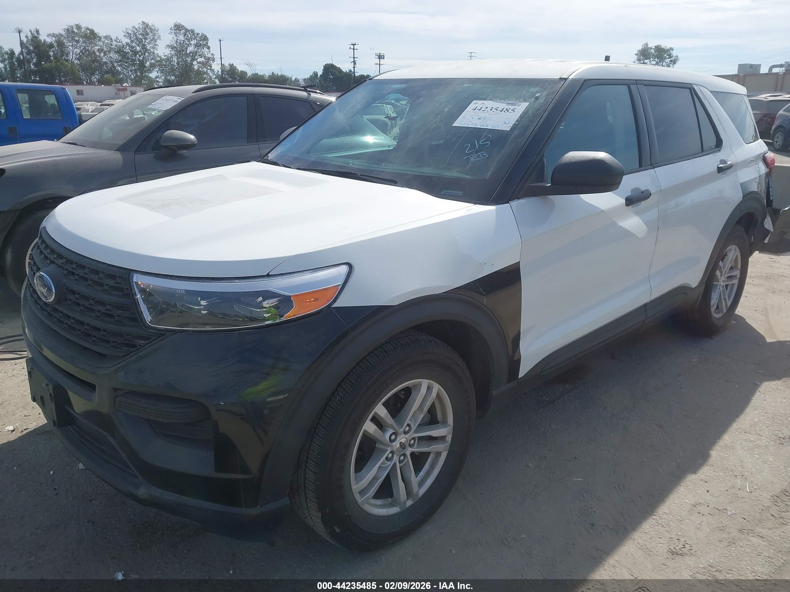 FORD EXPLORER image 2