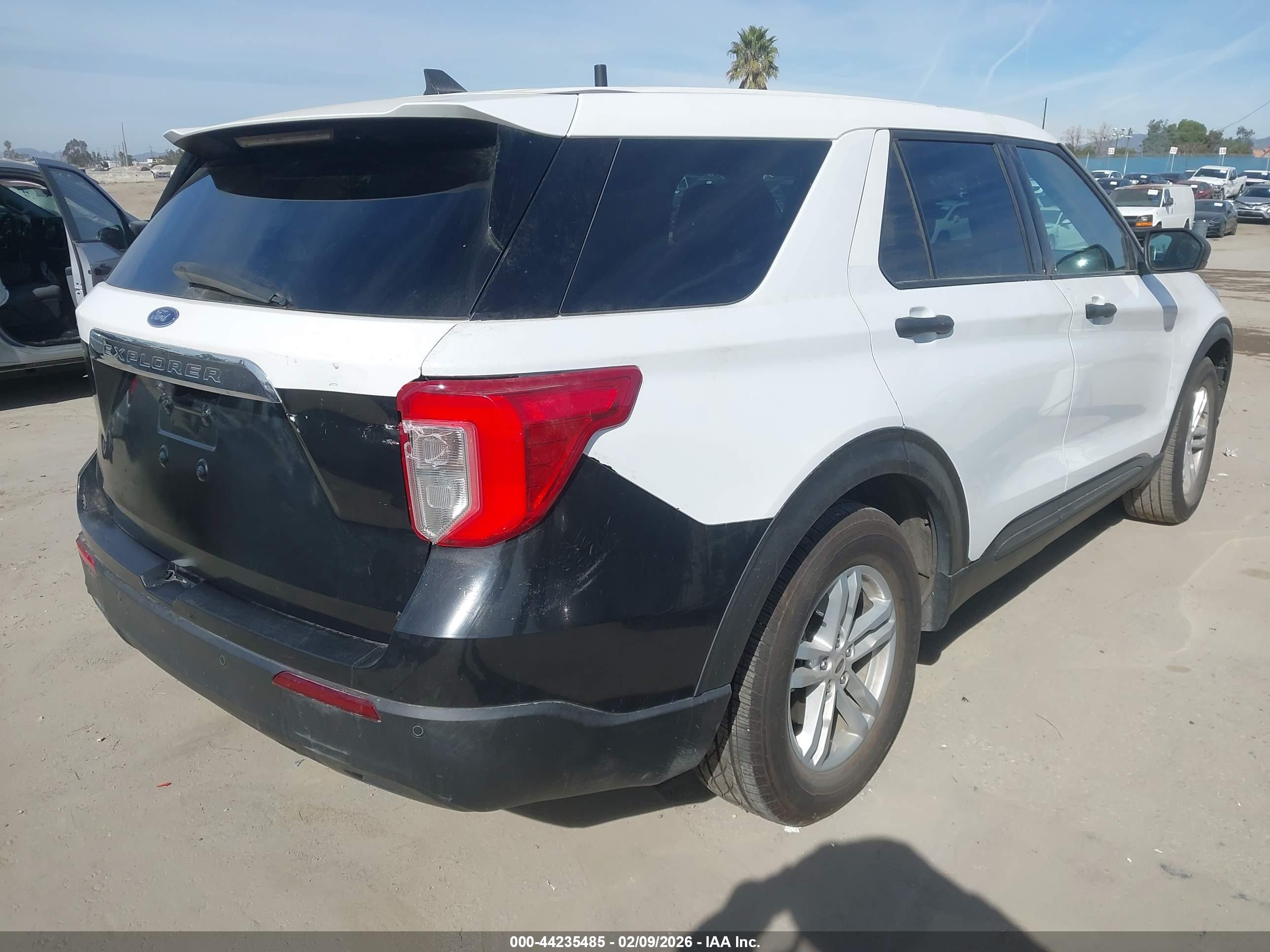 FORD EXPLORER image 4