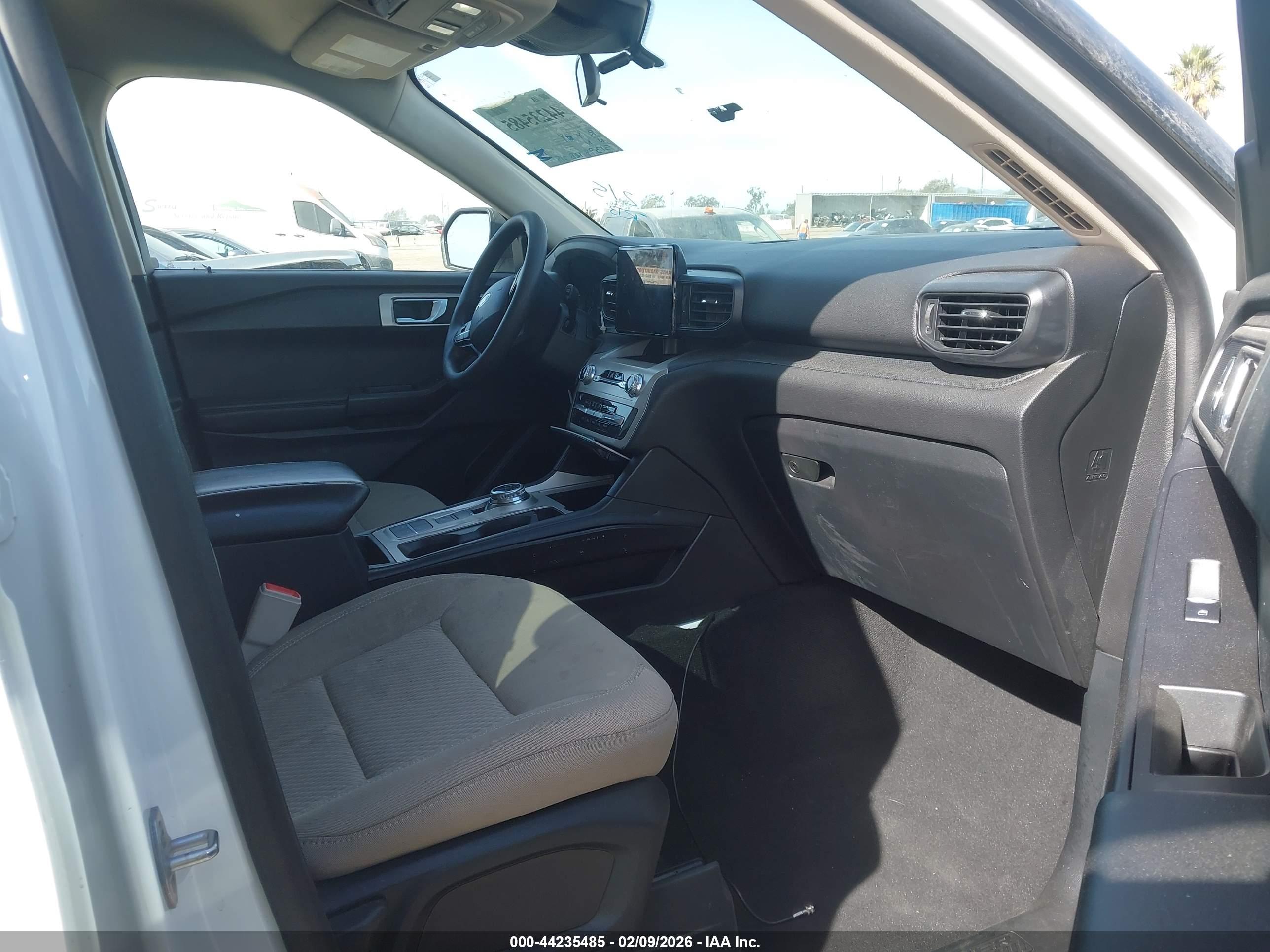 FORD EXPLORER image 5