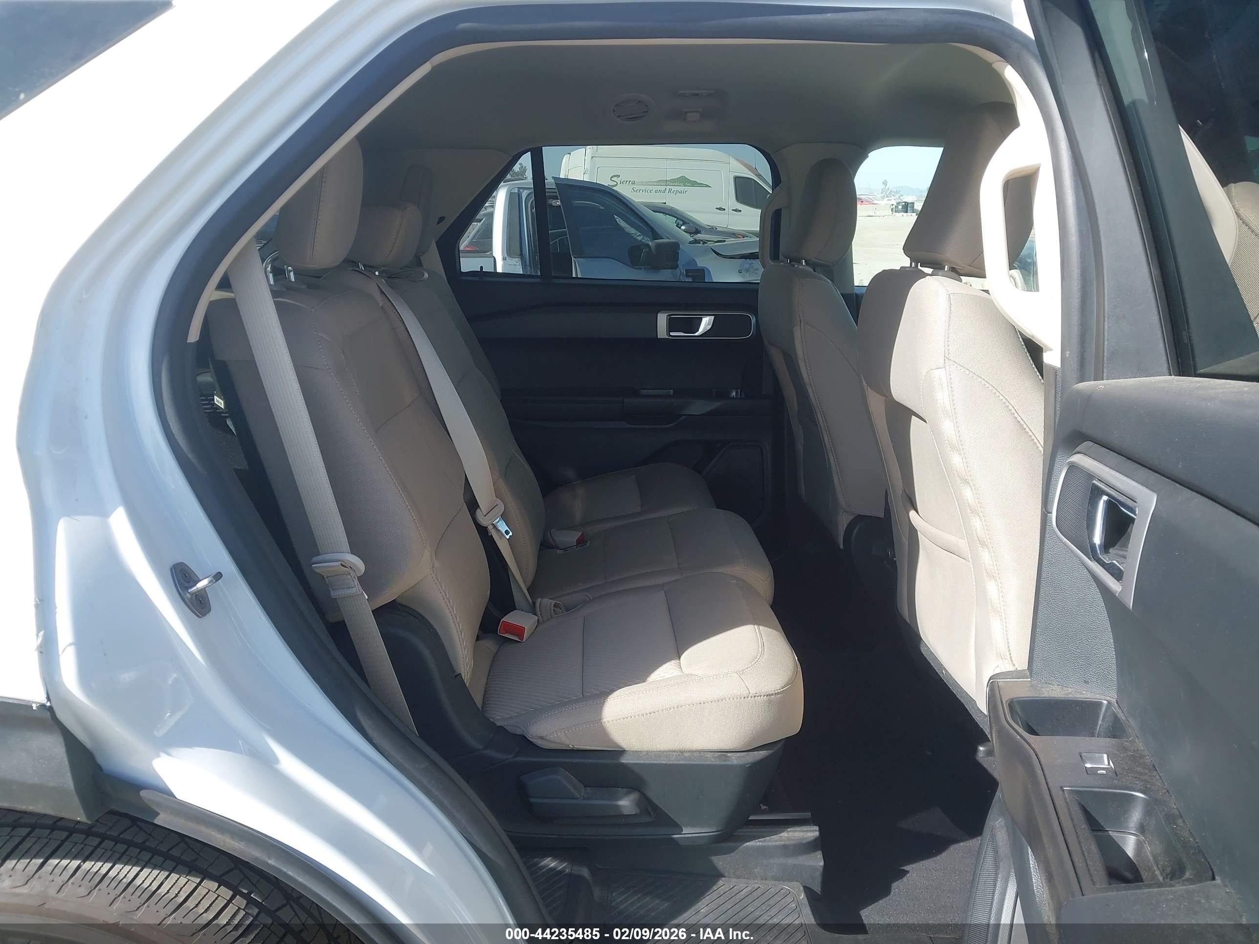 FORD EXPLORER image 8