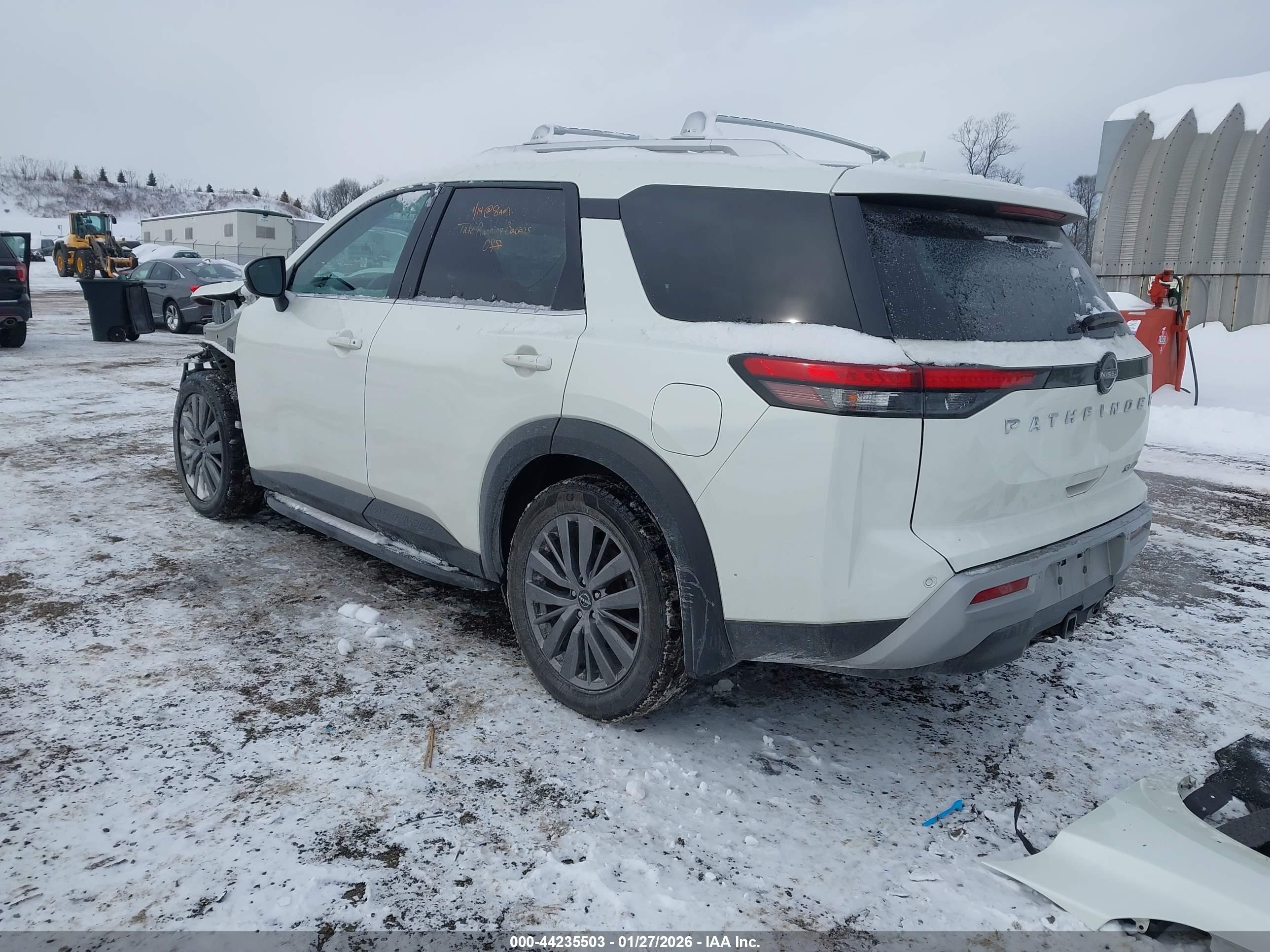 NISSAN PATHFINDER image 3