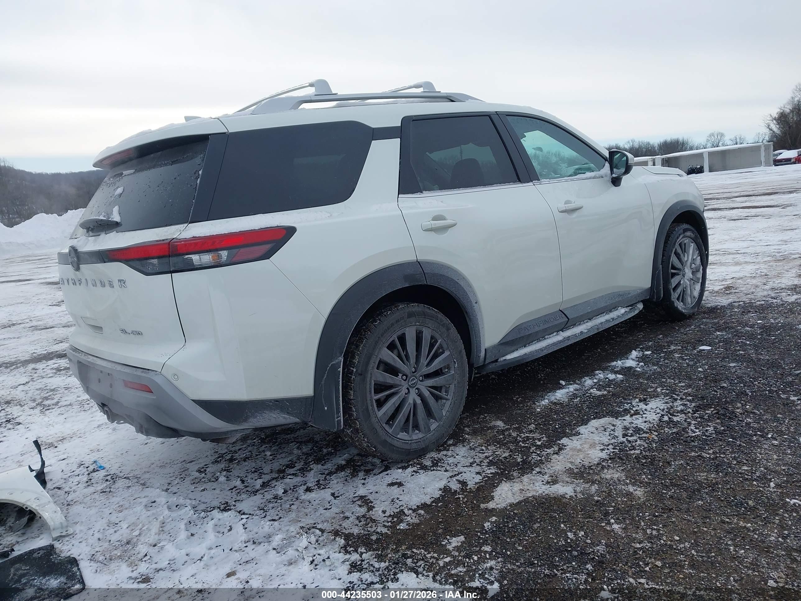 NISSAN PATHFINDER image 4