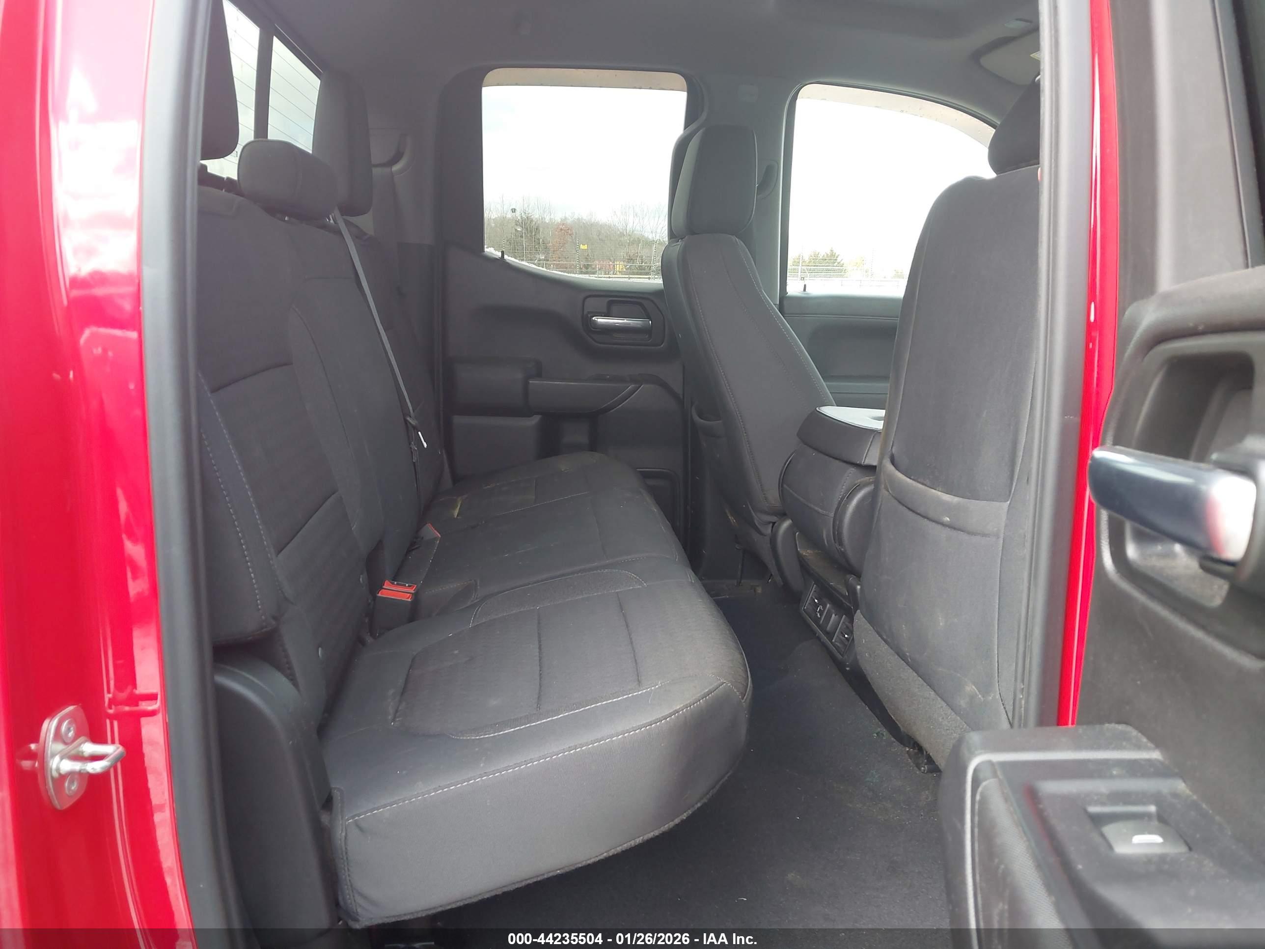 CHEVROLET SILVERADO image 8