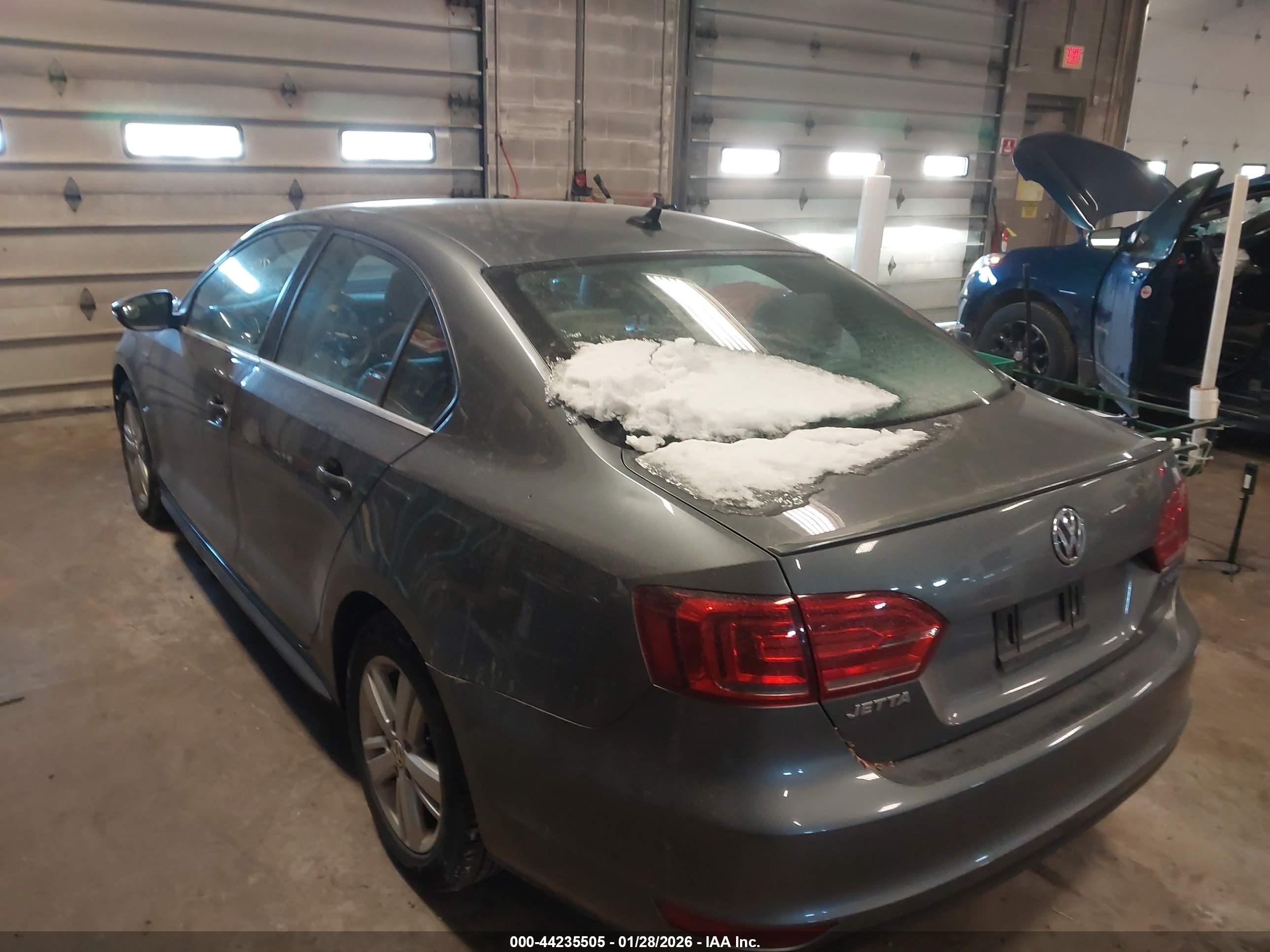 VOLKSWAGEN JETTA image 3