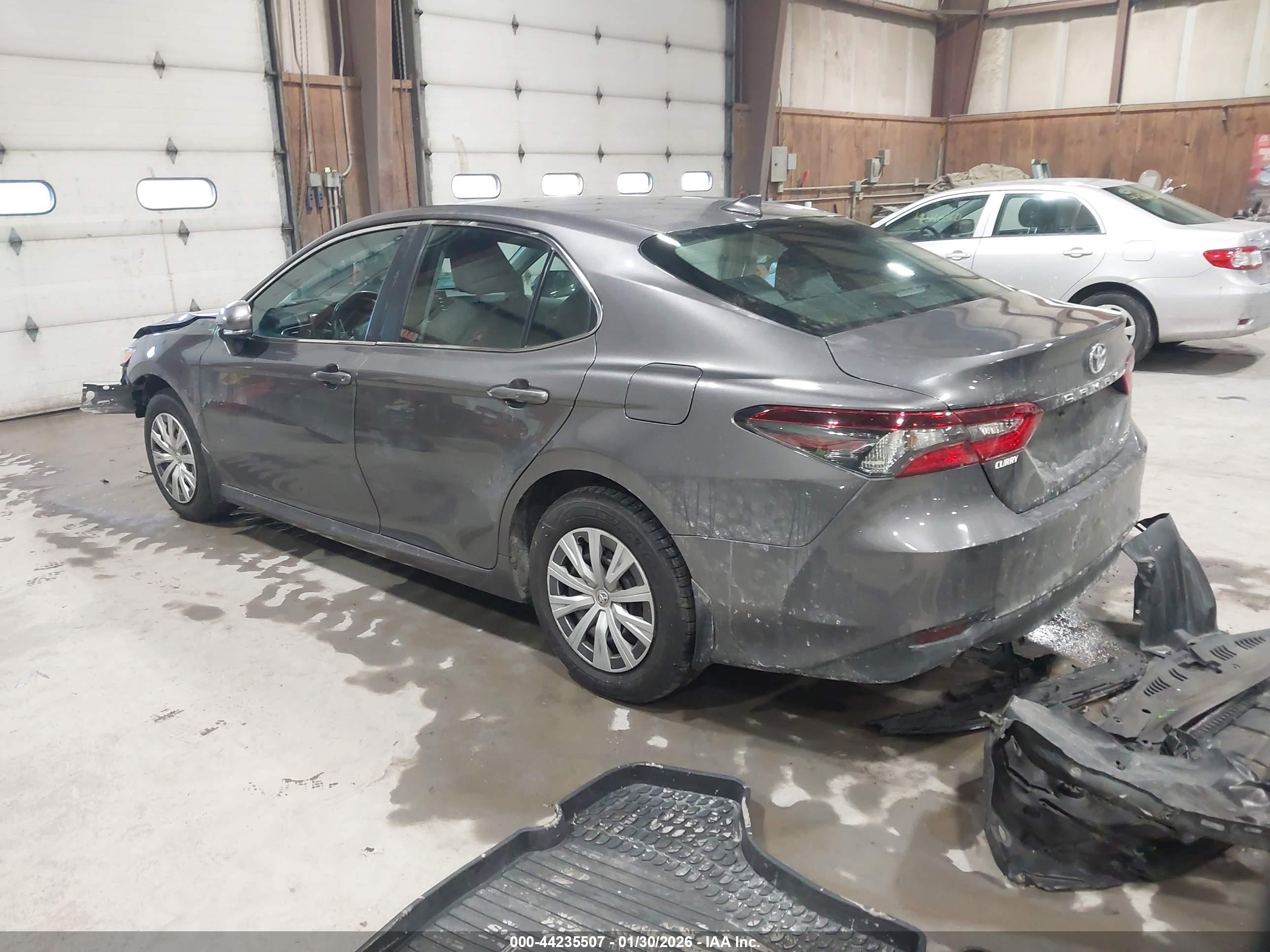 TOYOTA CAMRY image 3