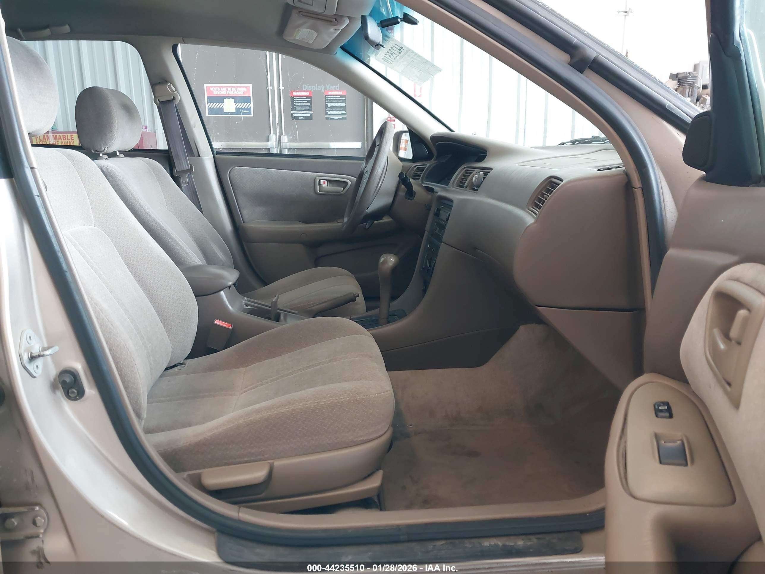 TOYOTA CAMRY image 5